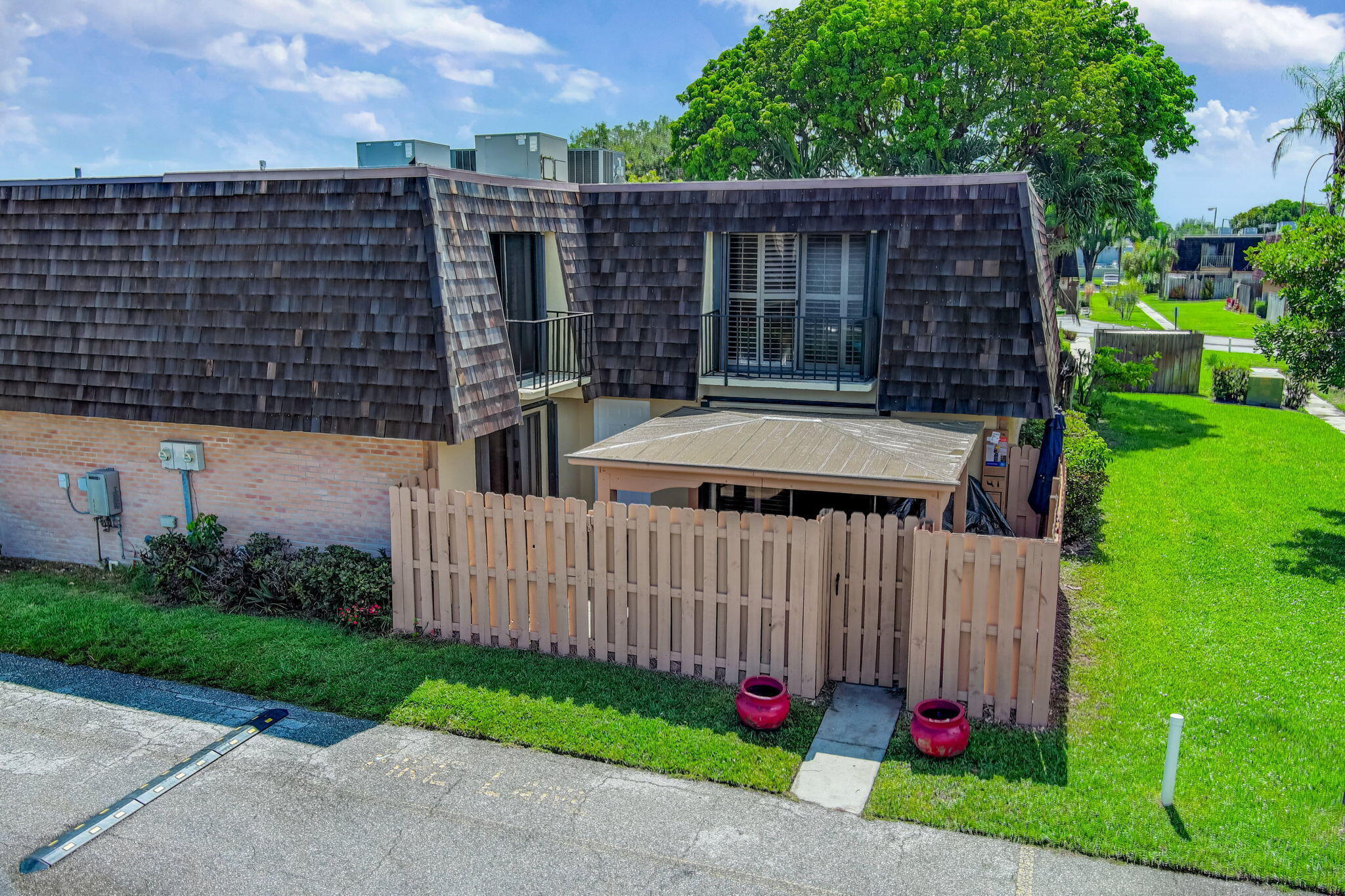 LAKEWOOD - Residential