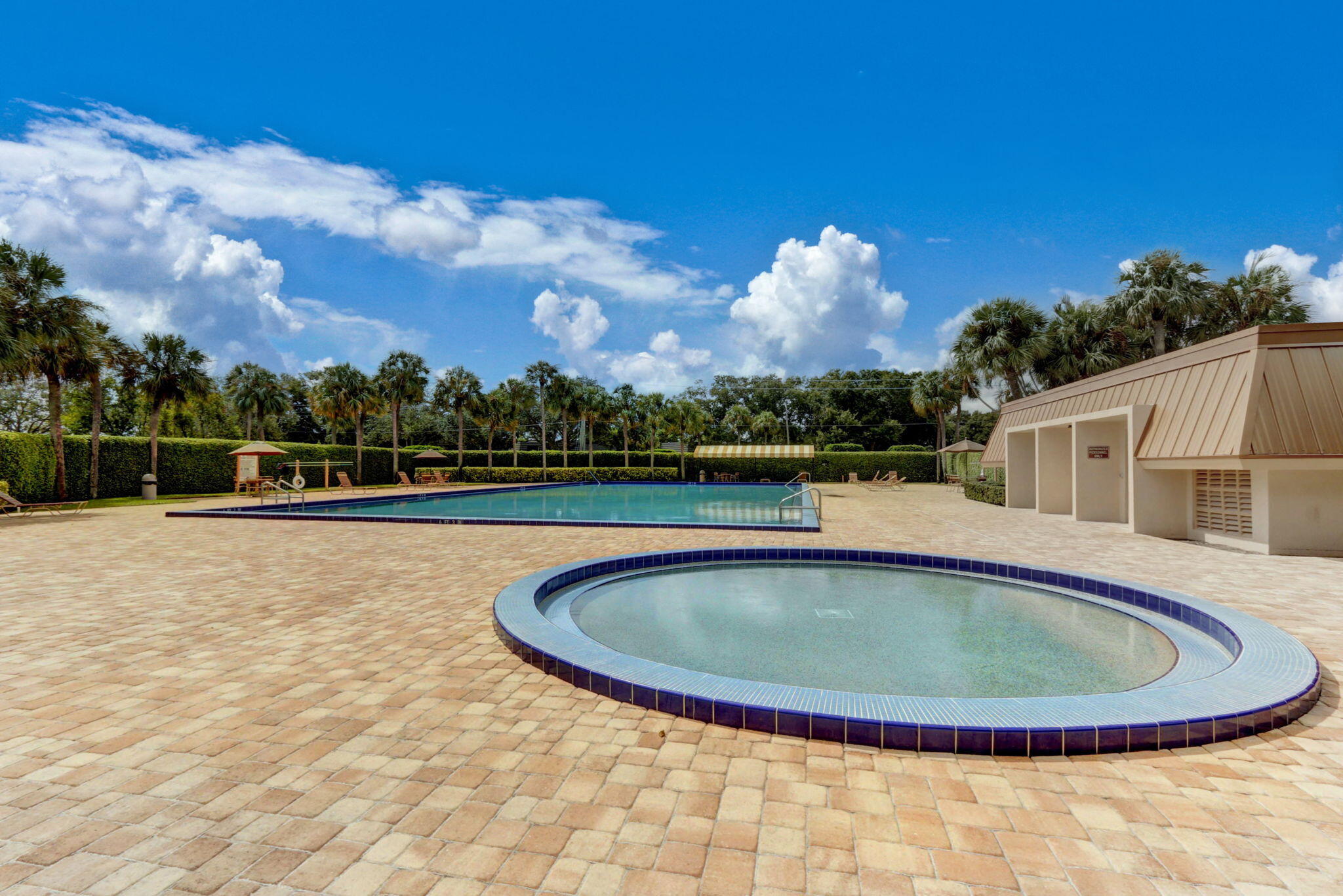 VILLAGE OF SANDALWOOD LAKES 1 - Residential