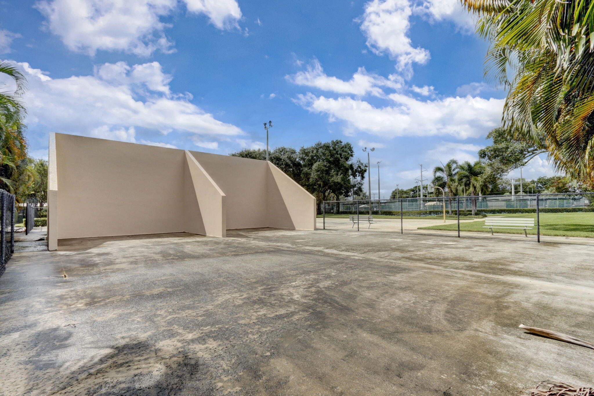 VILLAGE OF SANDALWOOD LAKES 1 - Residential