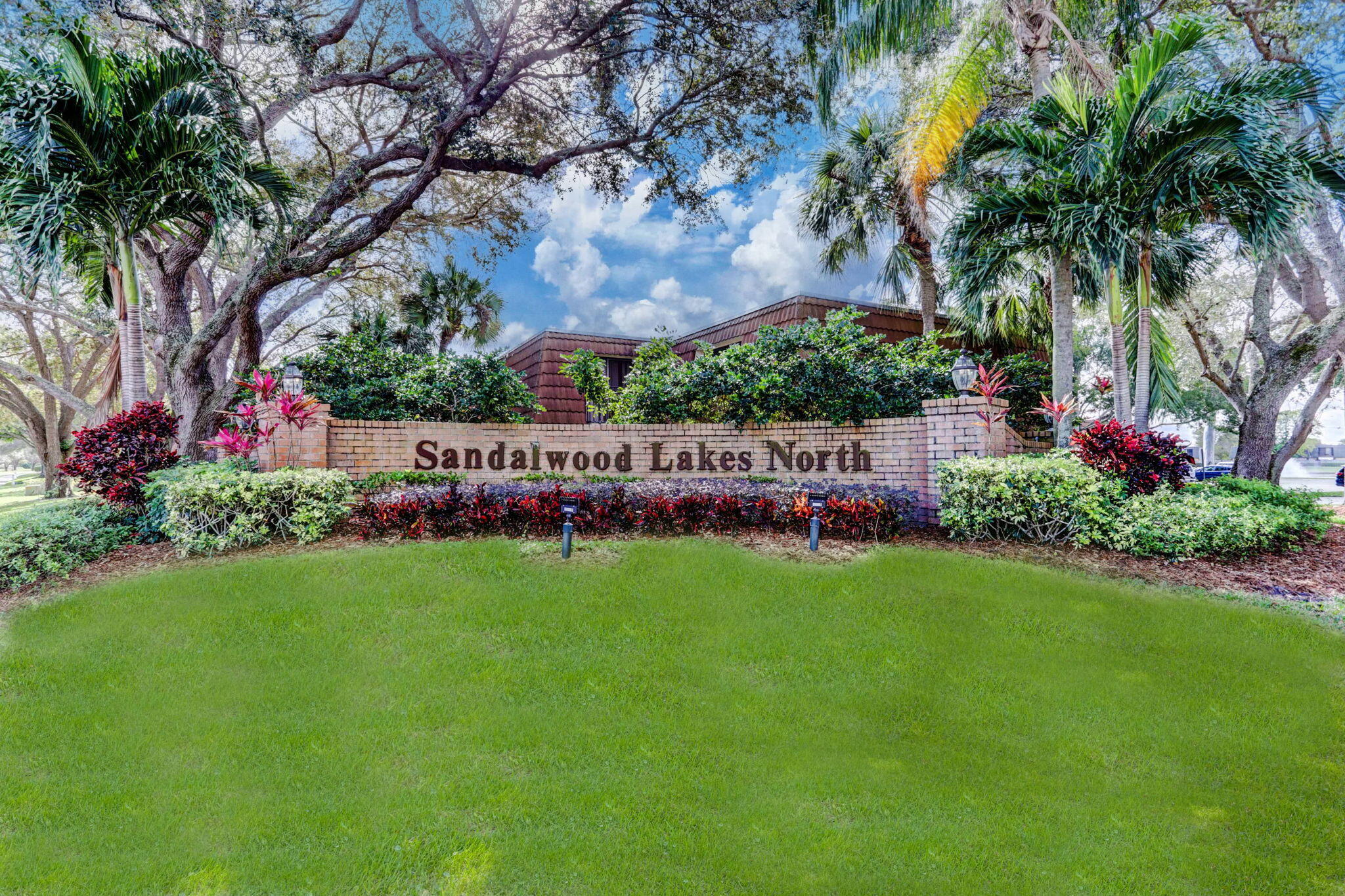 VILLAGE OF SANDALWOOD LAKES 1 - Residential