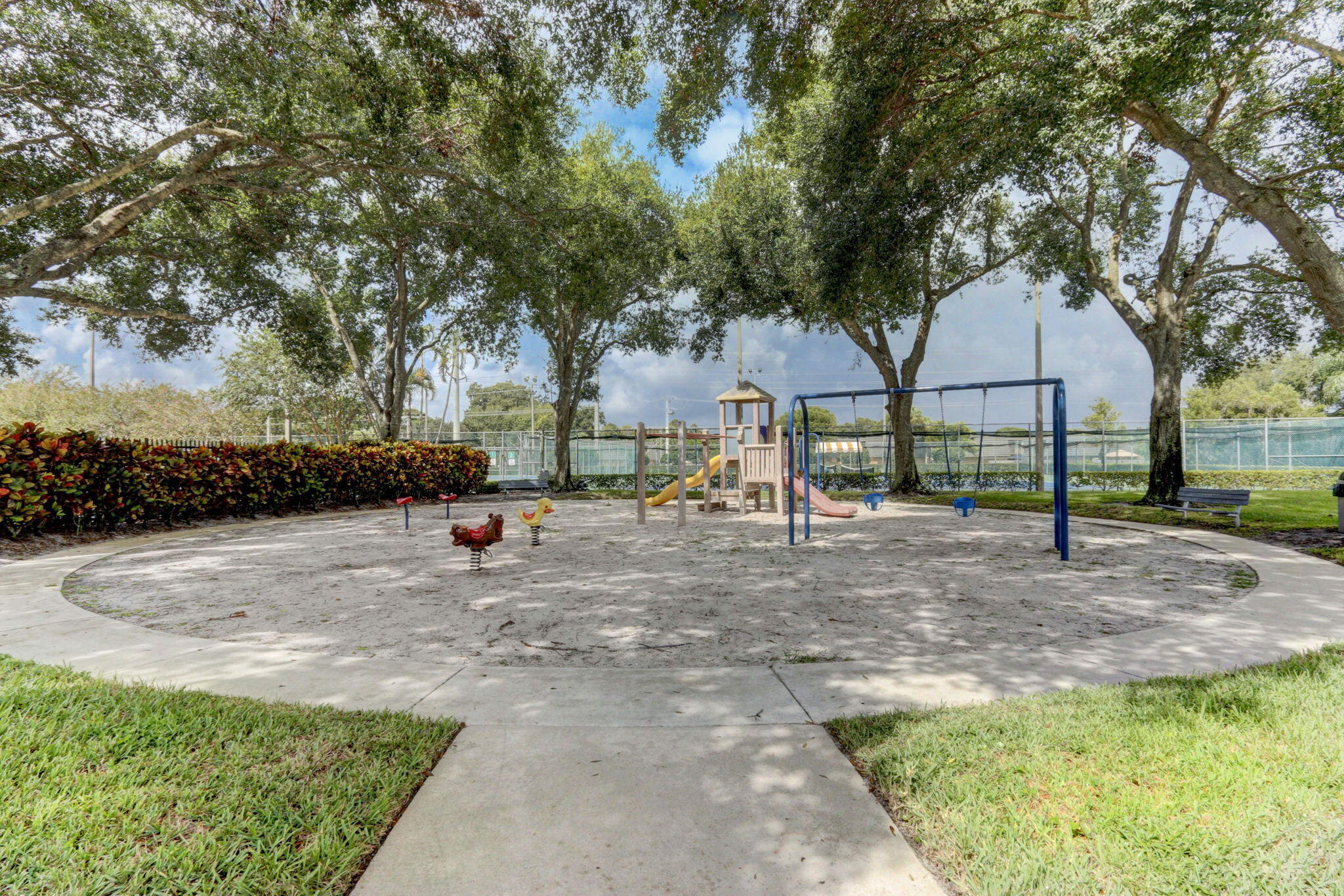 VILLAGE OF SANDALWOOD LAKES 1 - Residential