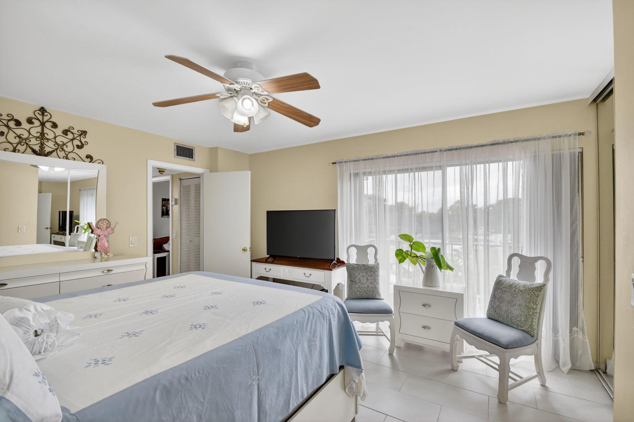 VILLAGE OF SANDALWOOD LAKES 1 - Residential