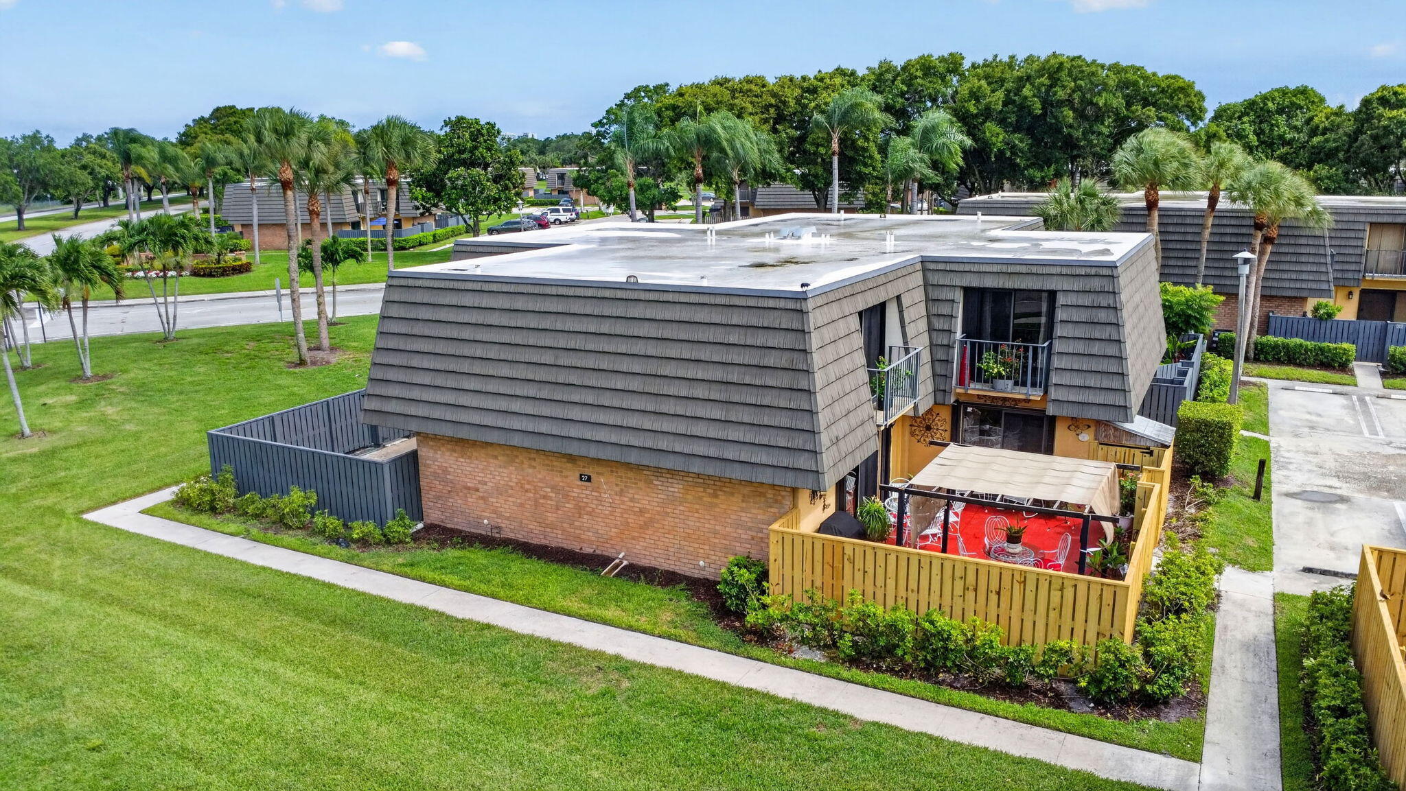 VILLAGE OF SANDALWOOD LAKES 1 - Residential