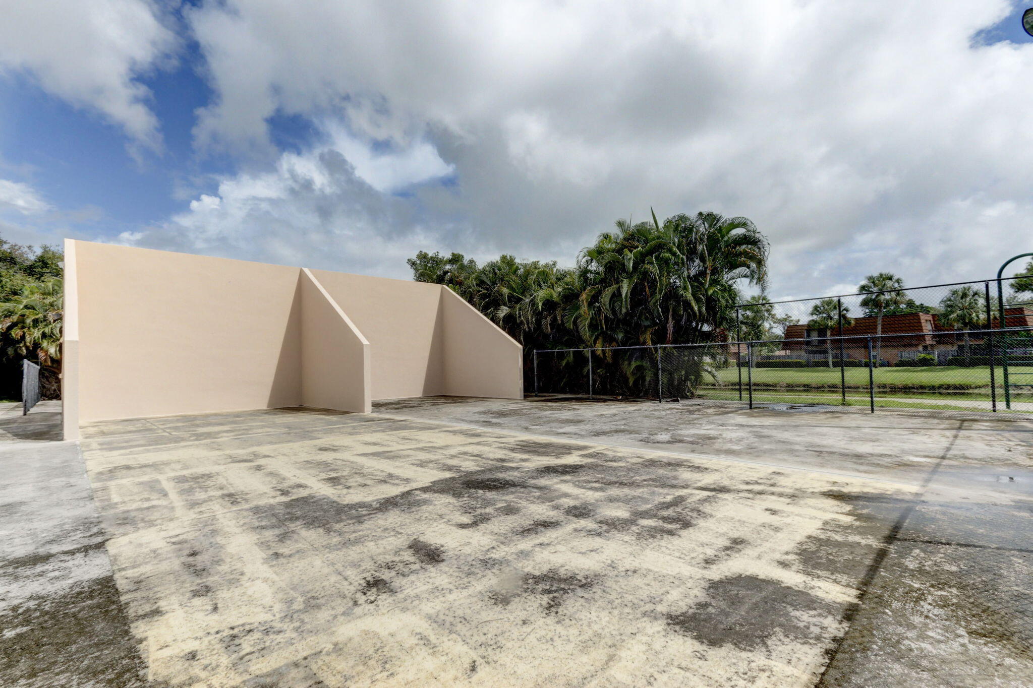 VILLAGE OF SANDALWOOD LAKES 1 - Residential