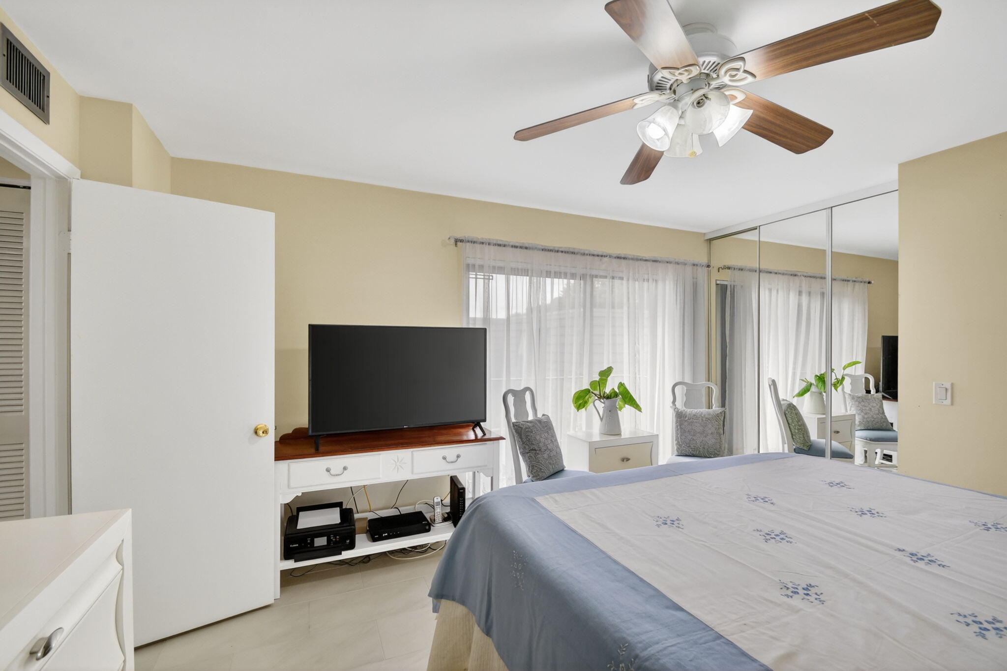 VILLAGE OF SANDALWOOD LAKES 1 - Residential
