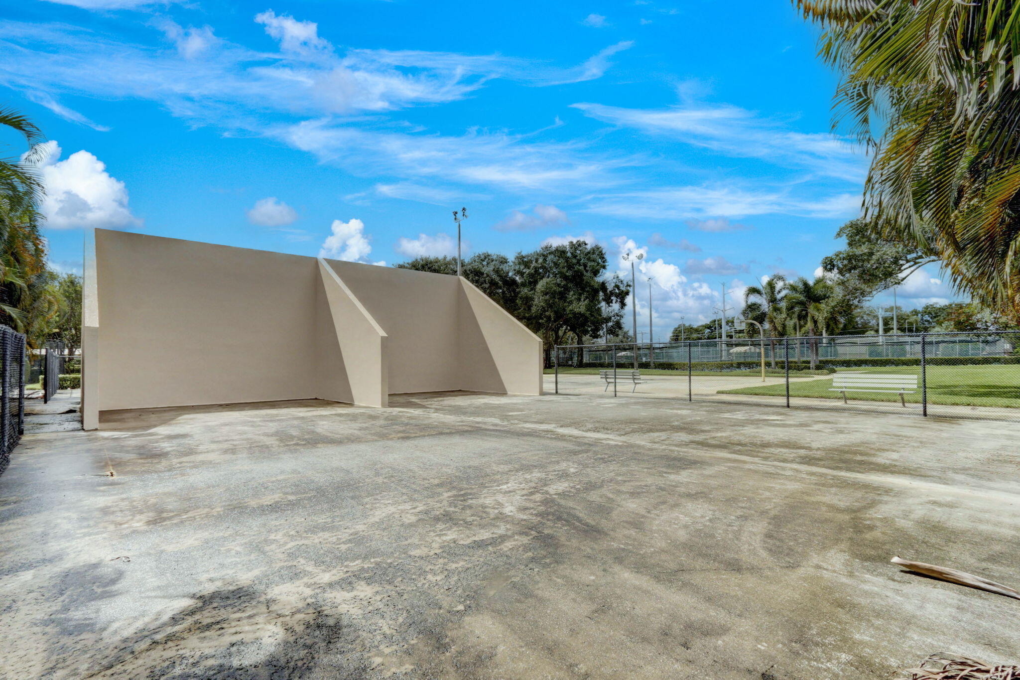 VILLAGE OF SANDALWOOD LAKES 1 - Residential