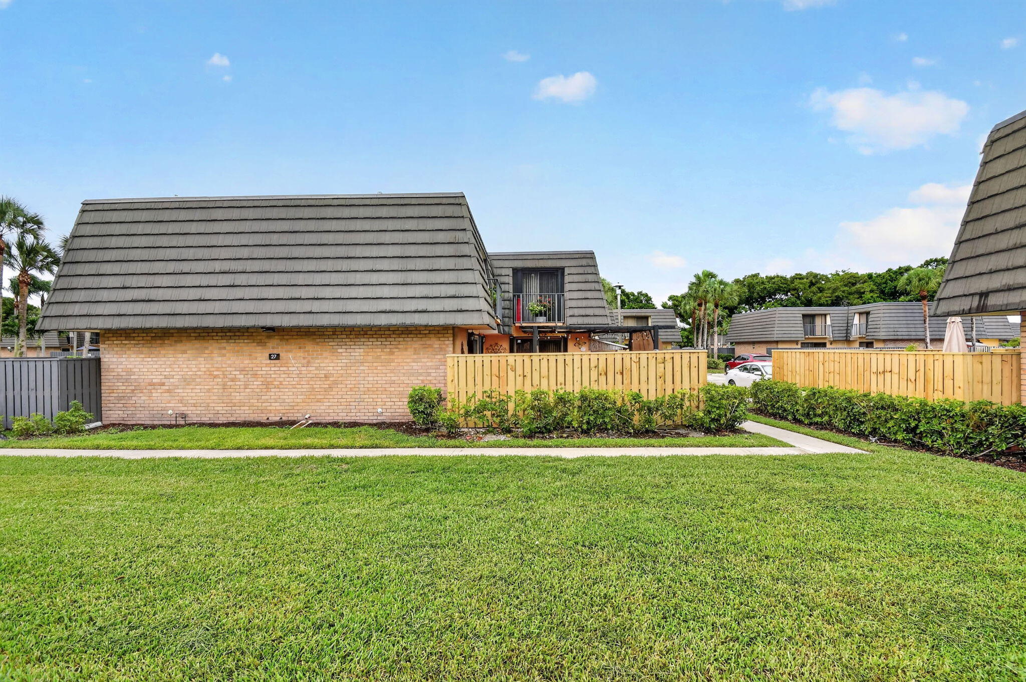 VILLAGE OF SANDALWOOD LAKES 1 - Residential