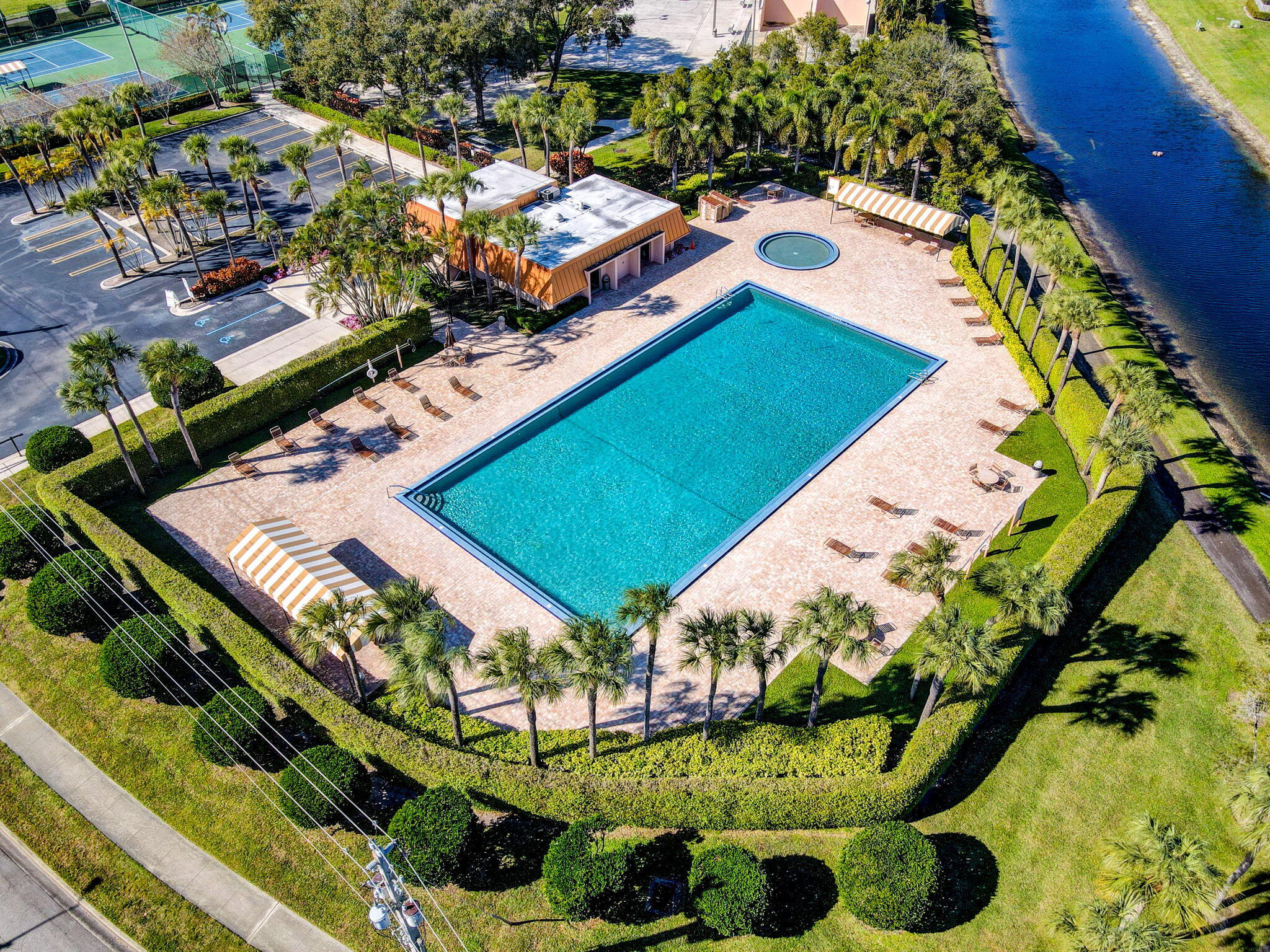 VILLAGE OF SANDALWOOD LAKES 1 - Residential