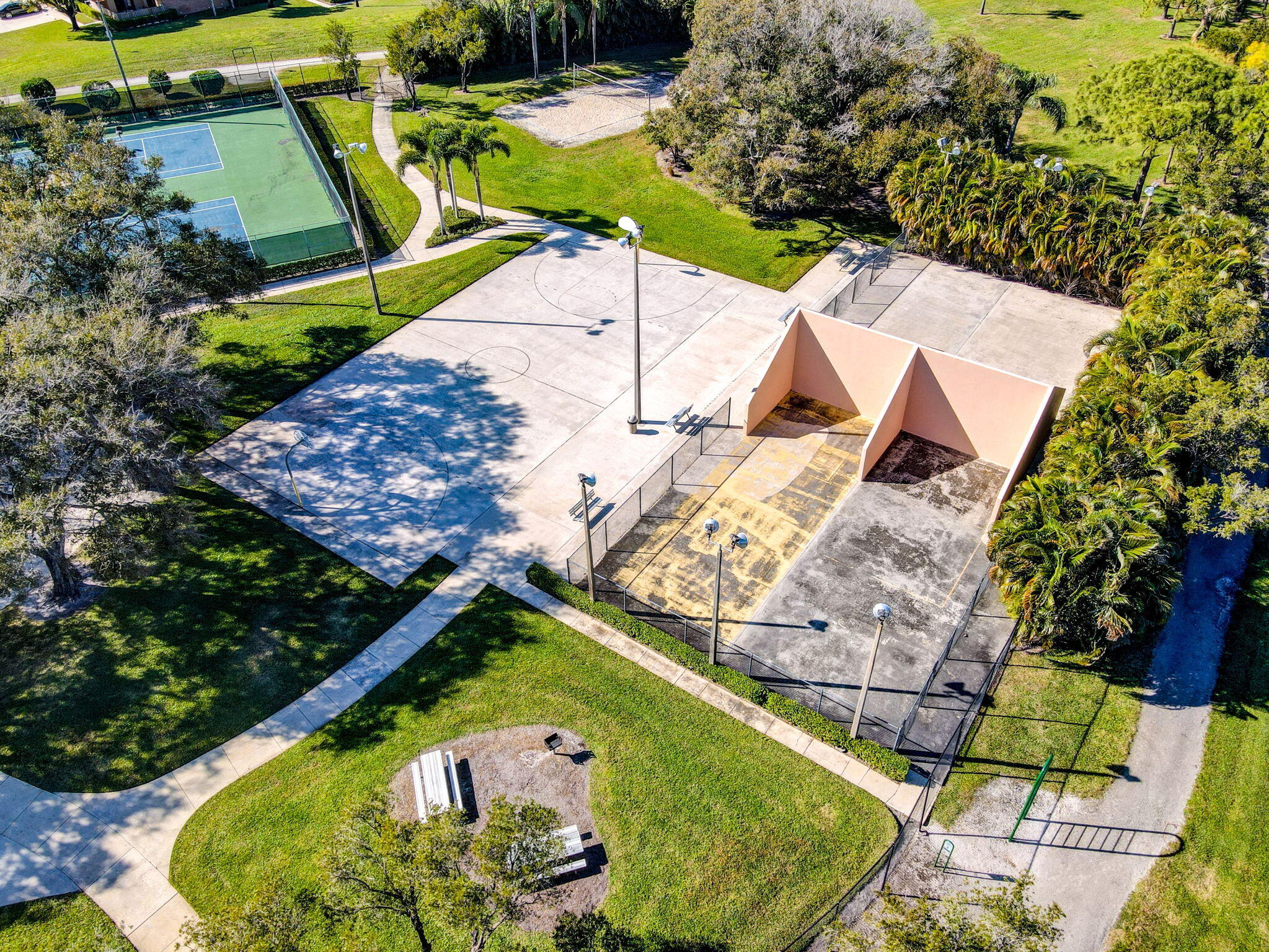 VILLAGE OF SANDALWOOD LAKES 1 - Residential