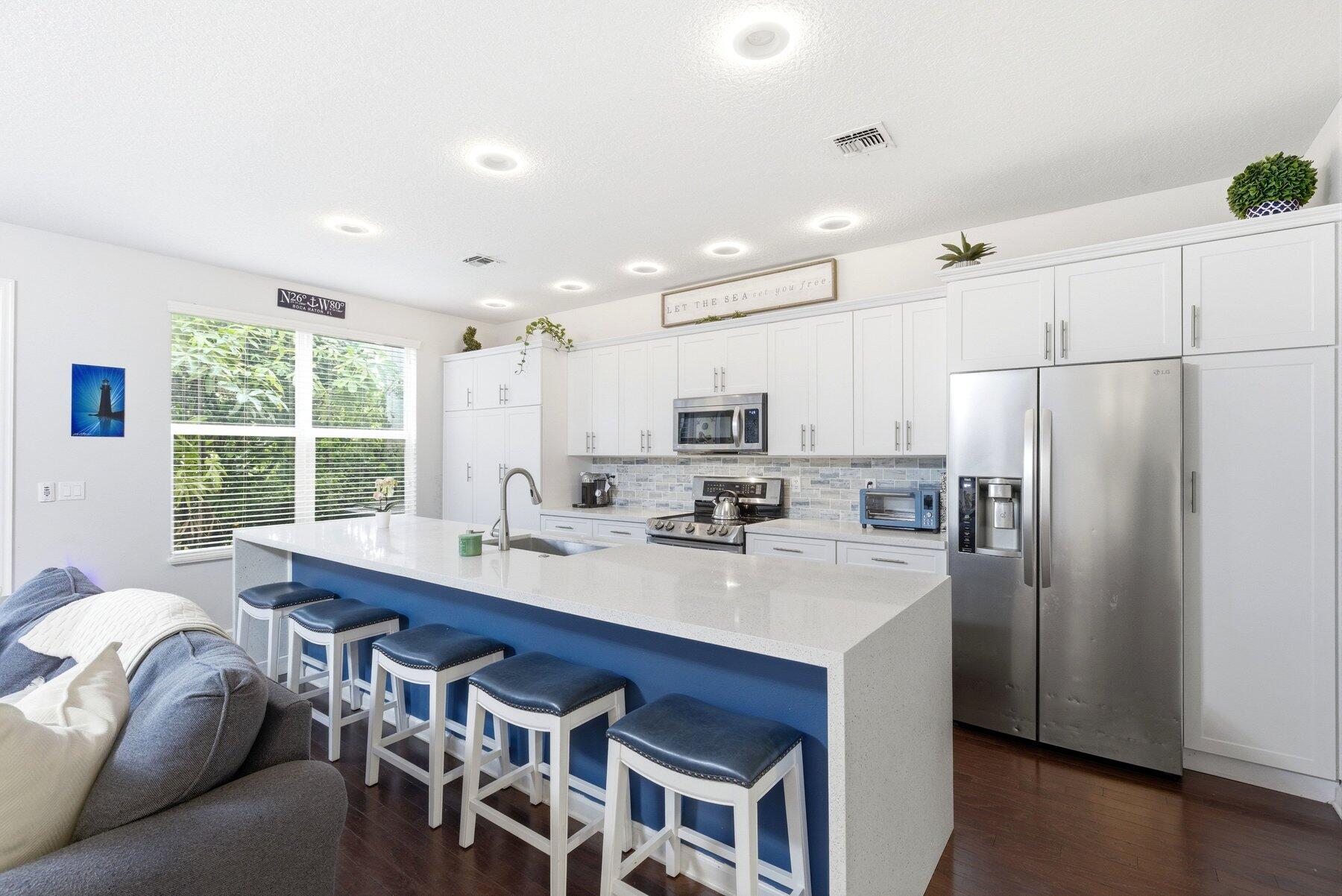 CENTRA BLUE LAKE TOWNHOMES - Residential