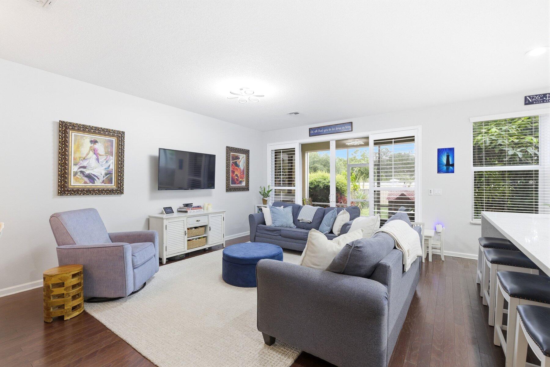 CENTRA BLUE LAKE TOWNHOMES - Residential