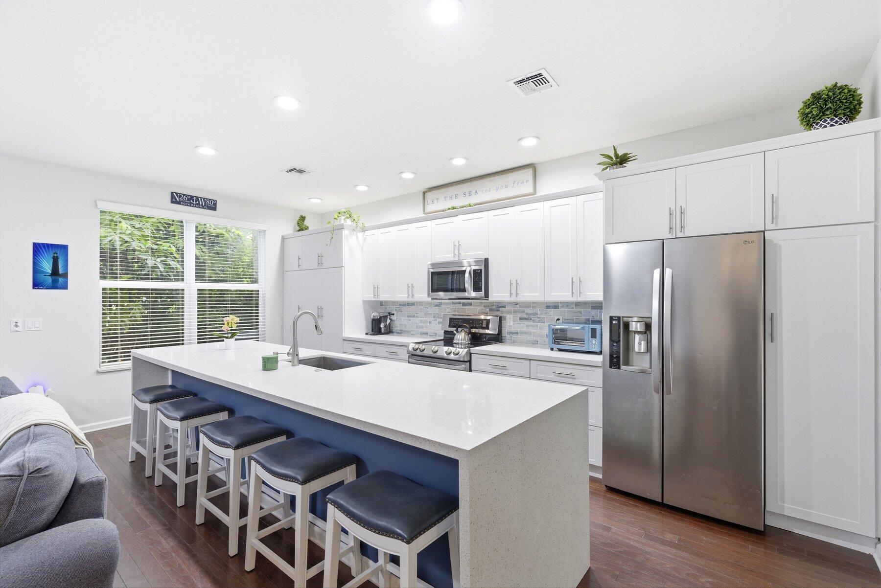 CENTRA BLUE LAKE TOWNHOMES - Residential
