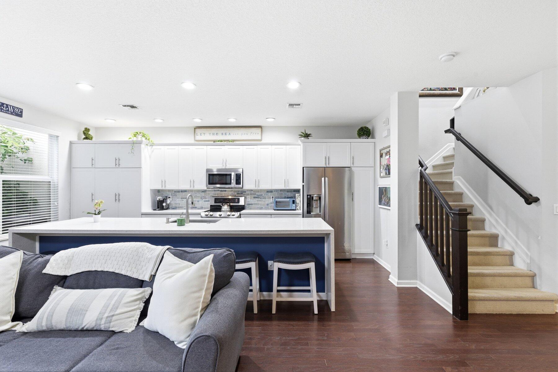 CENTRA BLUE LAKE TOWNHOMES - Residential