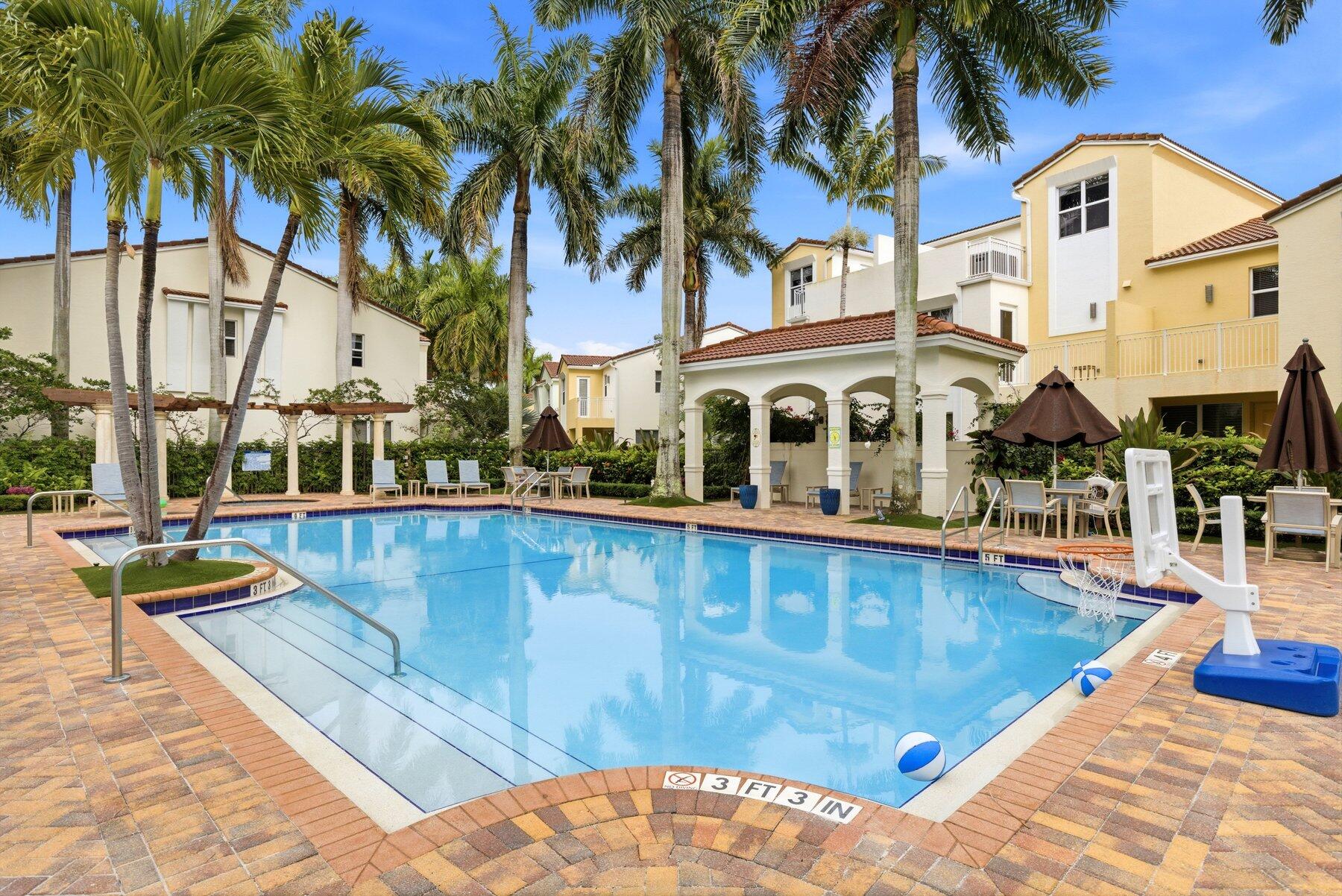 CENTRA BLUE LAKE TOWNHOMES - Residential