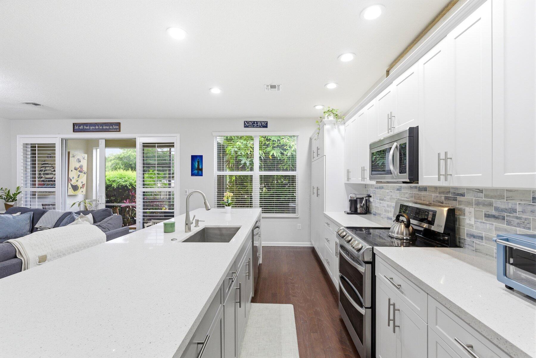 CENTRA BLUE LAKE TOWNHOMES - Residential