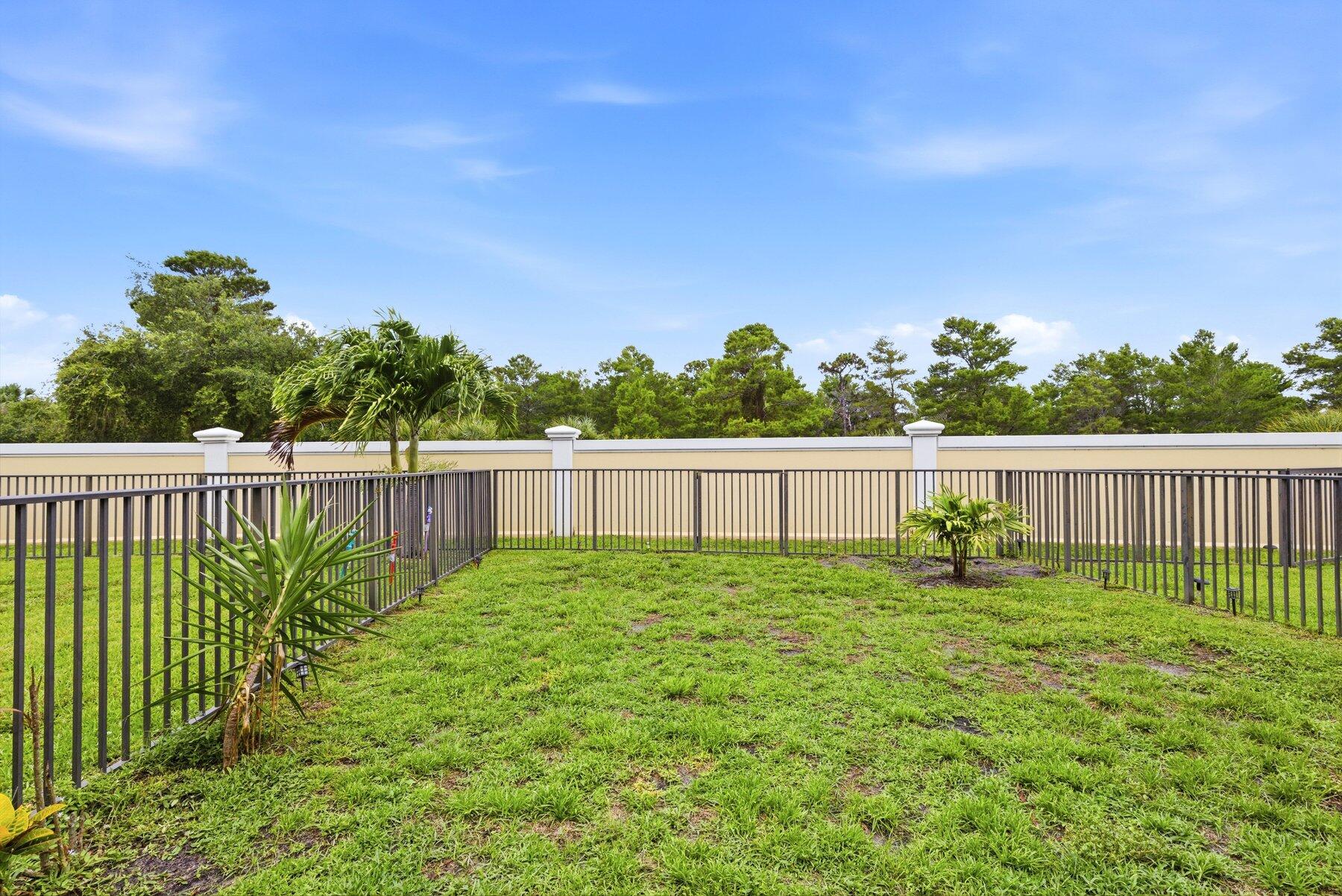 CENTRA BLUE LAKE TOWNHOMES - Residential