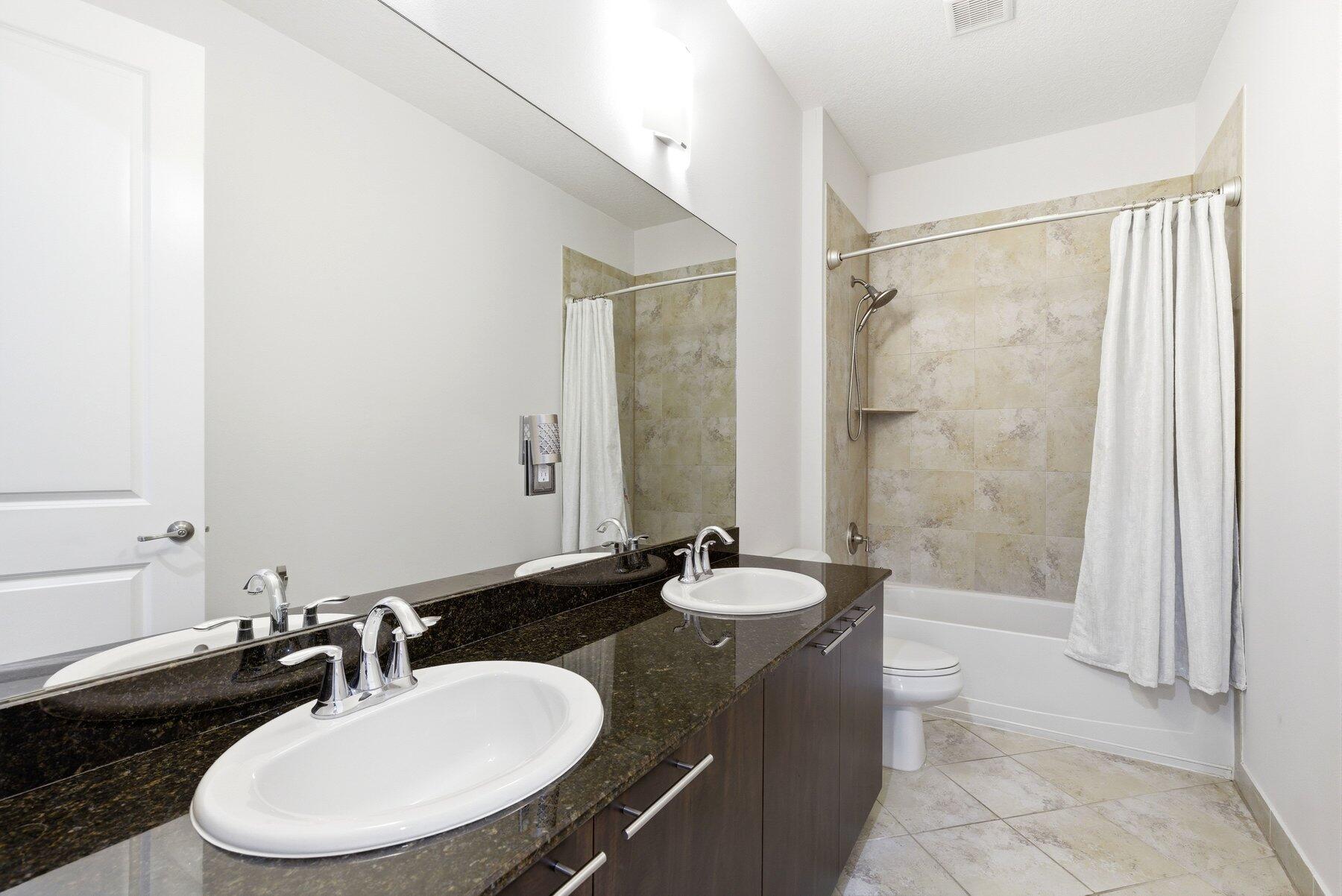 CENTRA BLUE LAKE TOWNHOMES - Residential