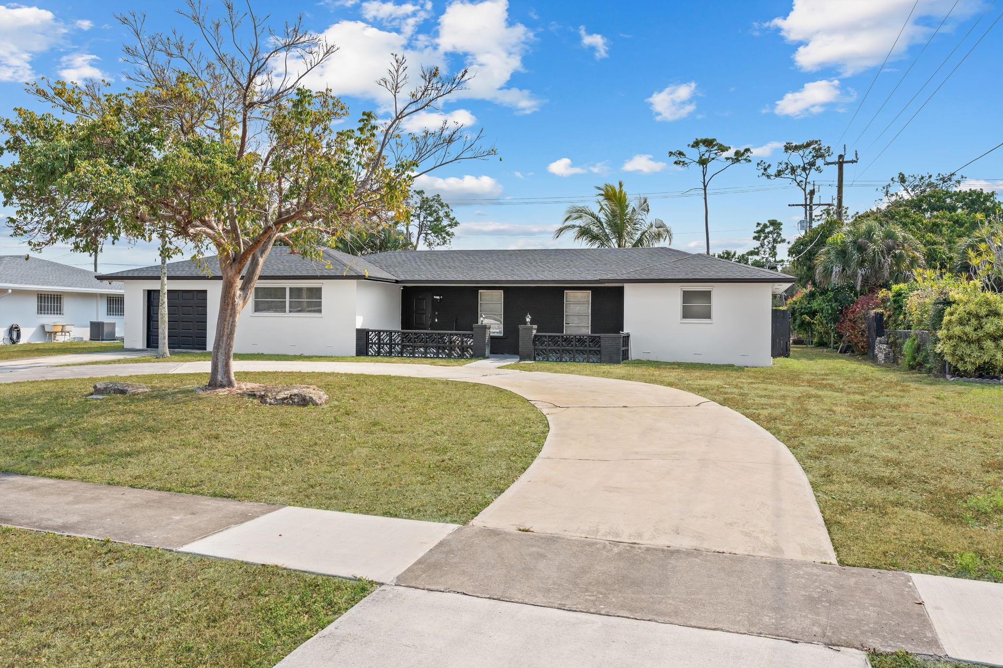PALM BEACH NATL GOLF AND COUNTRY CLUB ESTATES 2 - Residential