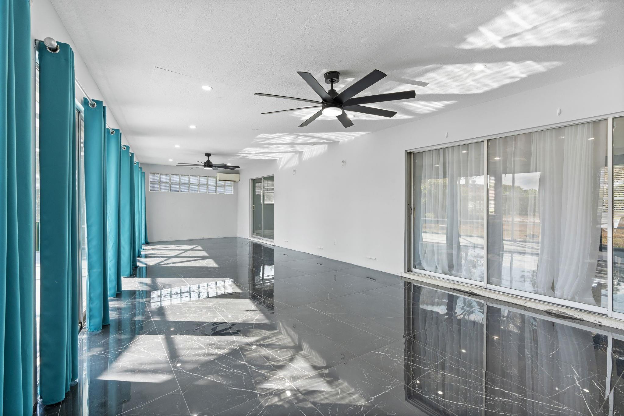 PALM BEACH NATL GOLF AND COUNTRY CLUB ESTATES 2 - Residential