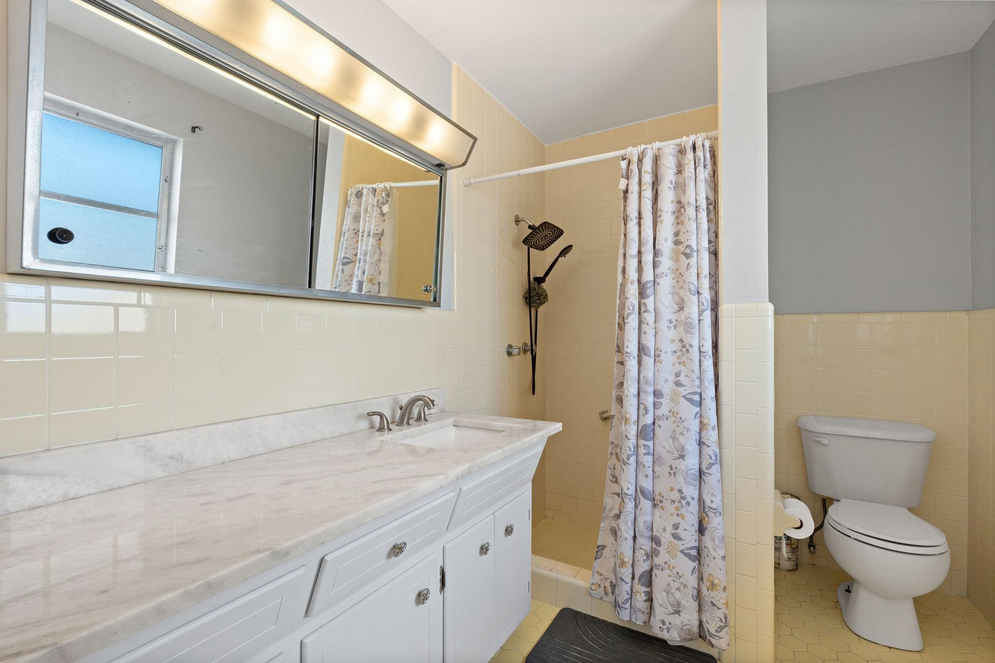 PALM BEACH NATL GOLF AND COUNTRY CLUB ESTATES 2 - Residential