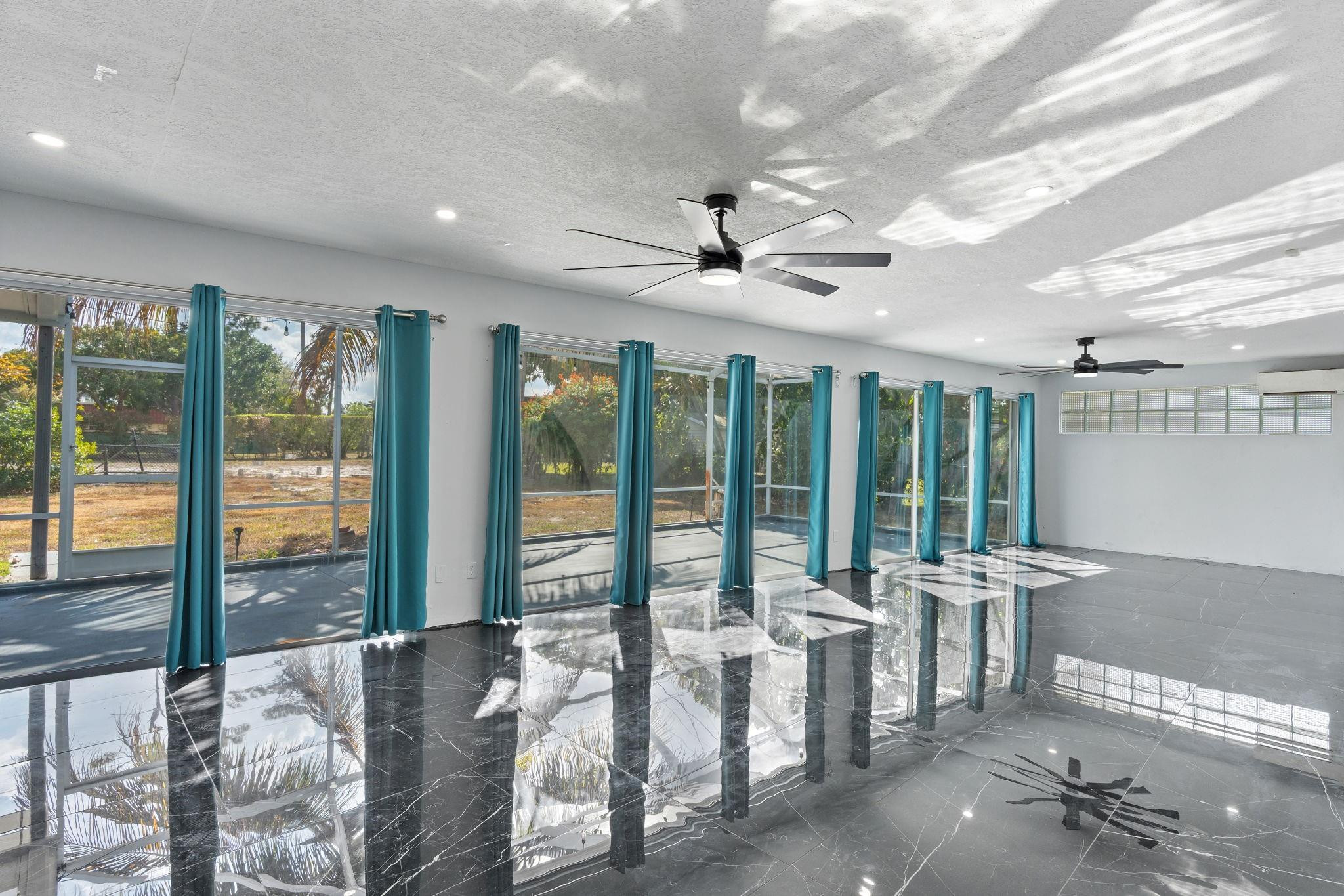 PALM BEACH NATL GOLF AND COUNTRY CLUB ESTATES 2 - Residential