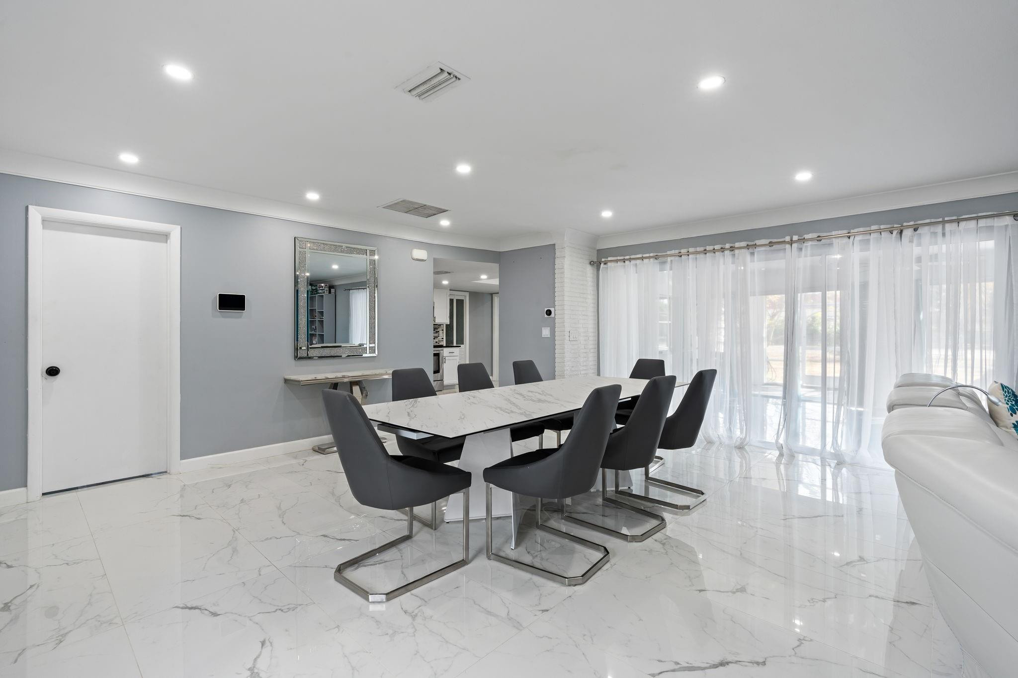 PALM BEACH NATL GOLF AND COUNTRY CLUB ESTATES 2 - Residential