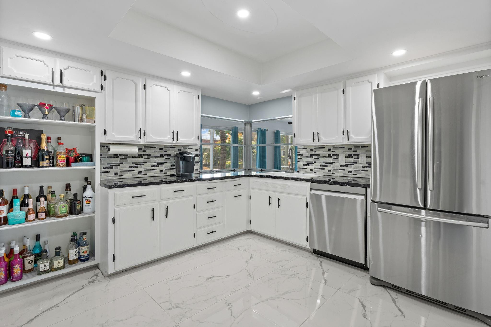 PALM BEACH NATL GOLF AND COUNTRY CLUB ESTATES 2 - Residential