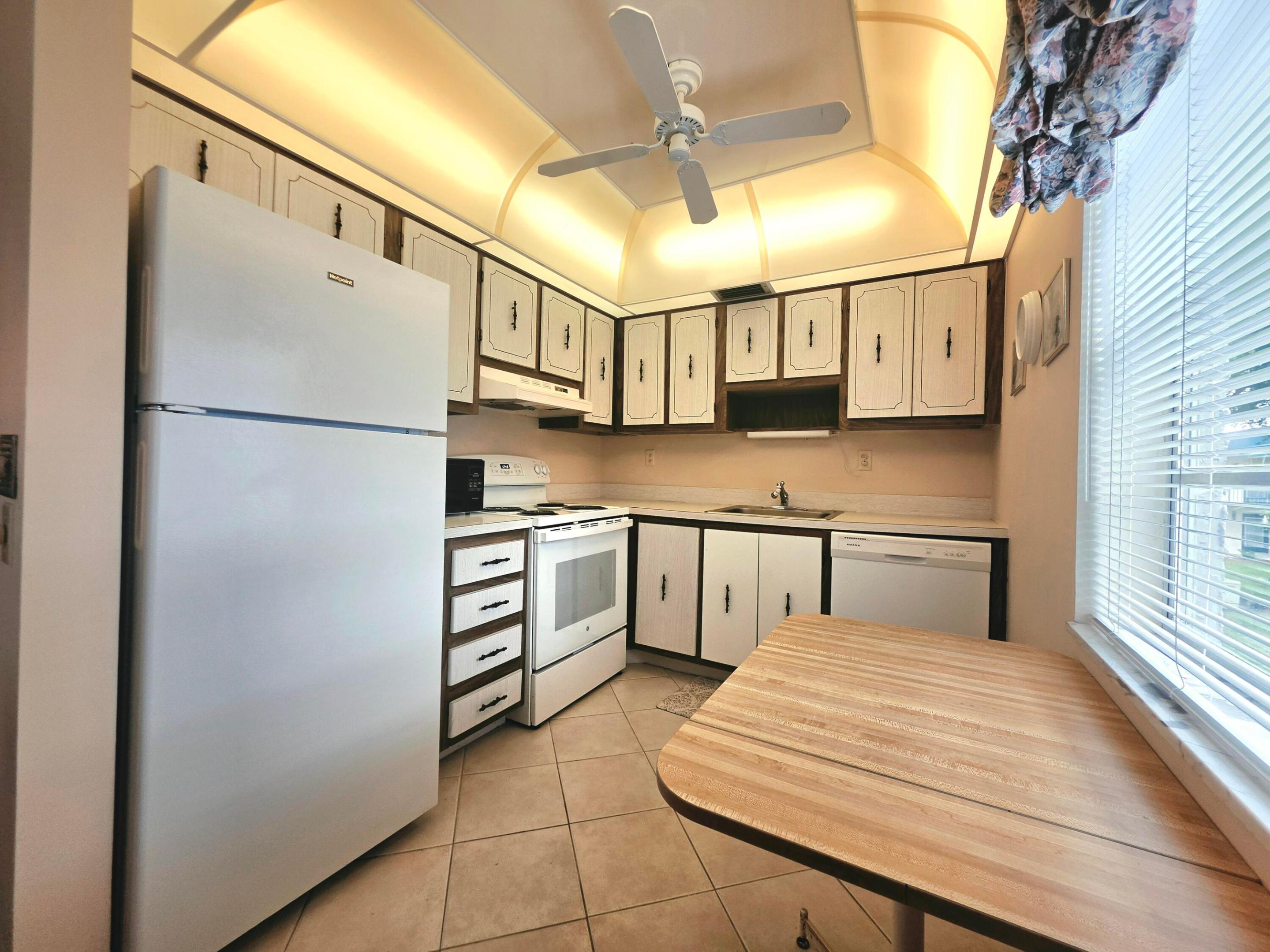 KINGS POINT FLANDERS CONDOS - Residential
