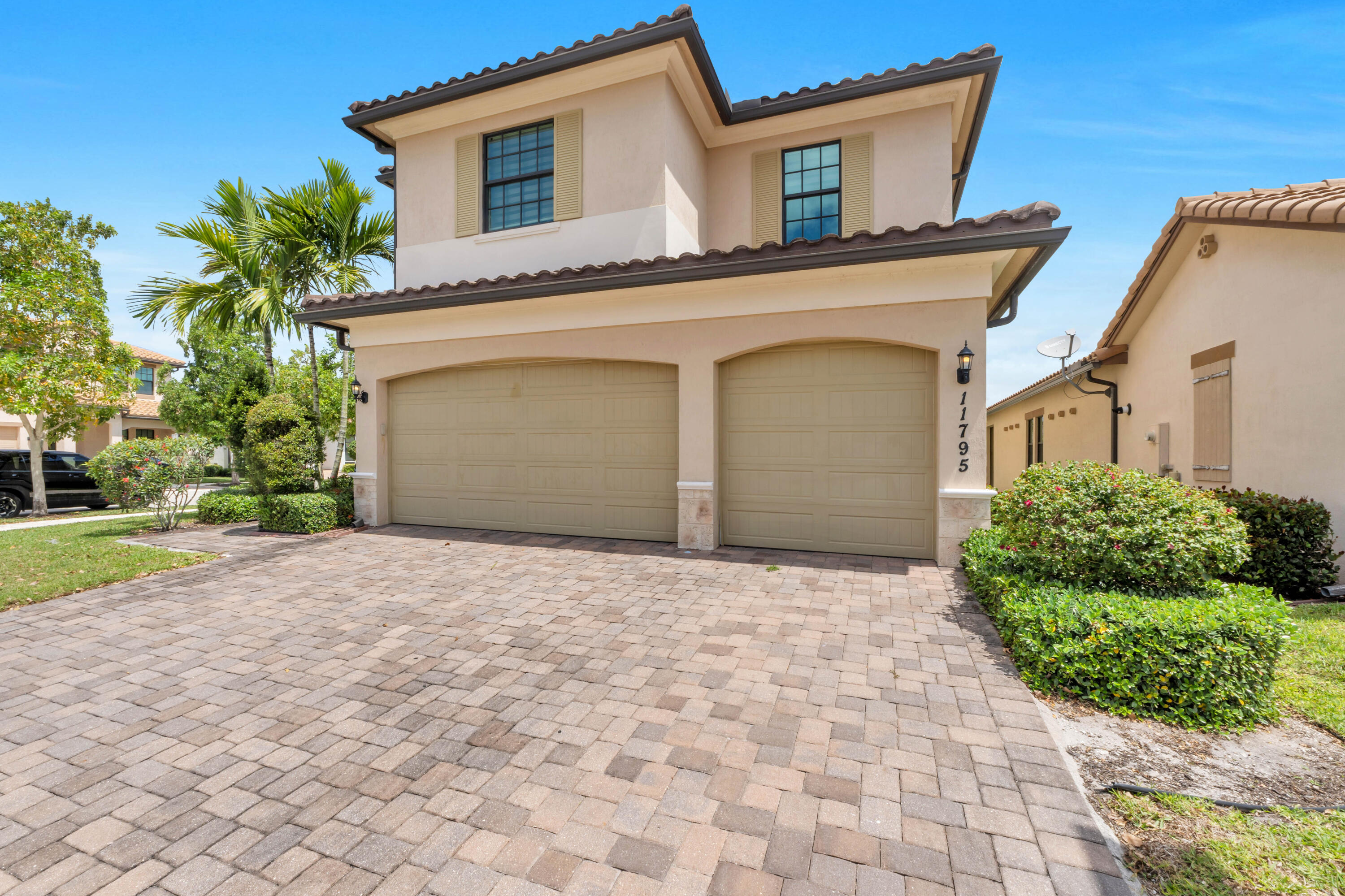 PARKLAND BAY - Residential
