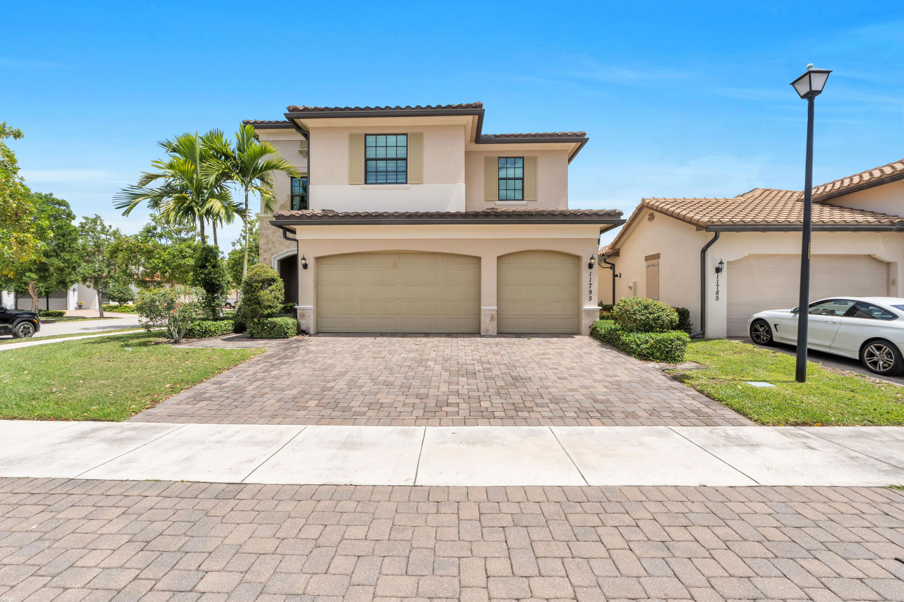 PARKLAND BAY - Residential