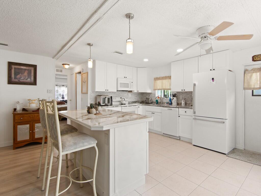 Spanish Lakes Riverfront - Residential