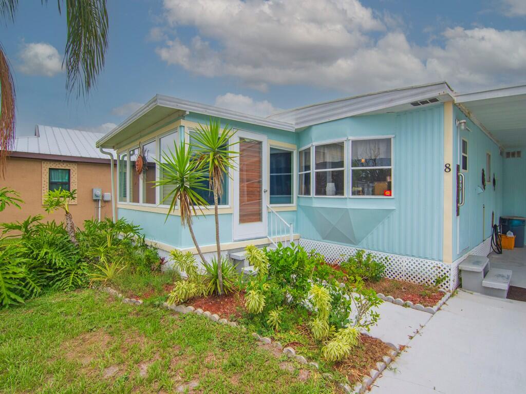 Spanish Lakes Riverfront - Residential