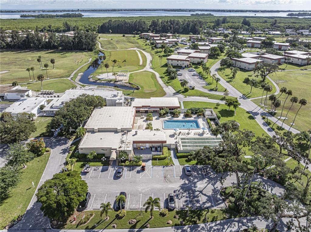 VISTA ROYALE PHASE IV BLDGS 83-111 - Residential Lease