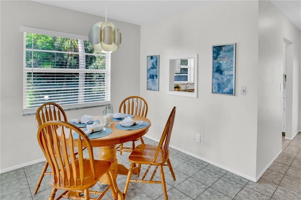 VISTA ROYALE PHASE IV BLDGS 83-111 - Residential Lease