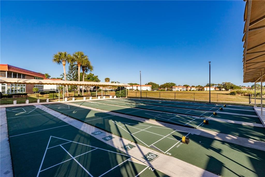 VISTA ROYALE PHASE IV BLDGS 83-111 - Residential Lease