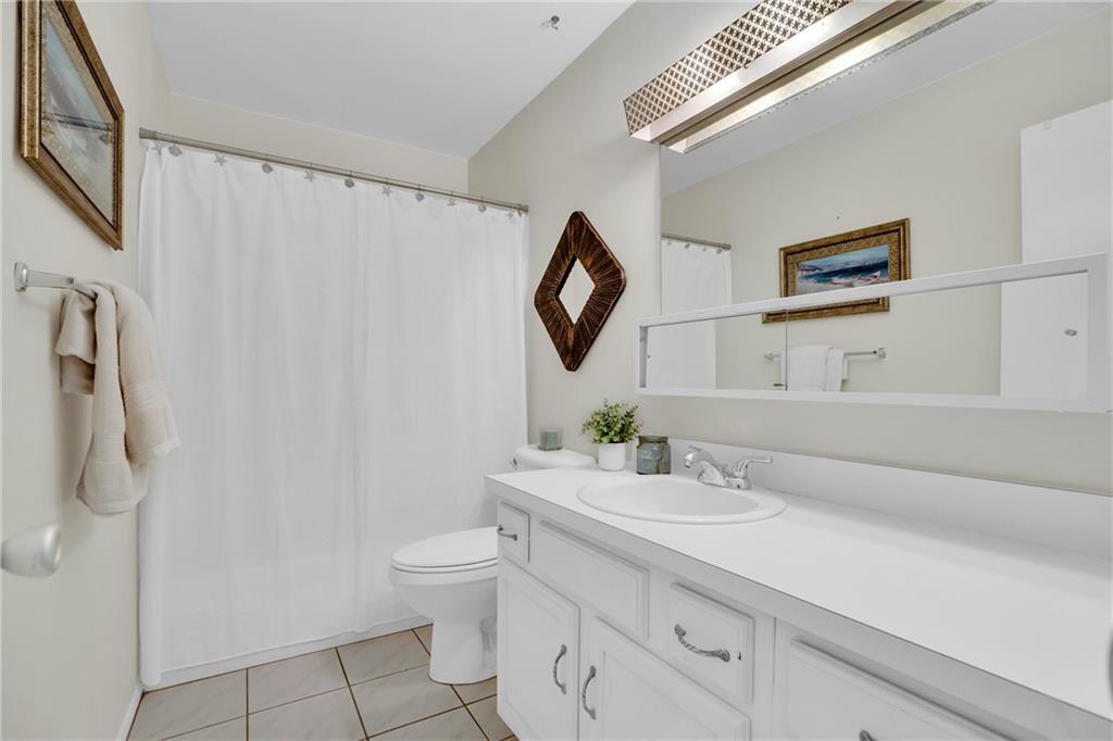 VISTA ROYALE PHASE IV BLDGS 83-111 - Residential Lease