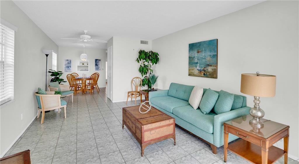 VISTA ROYALE PHASE IV BLDGS 83-111 - Residential Lease