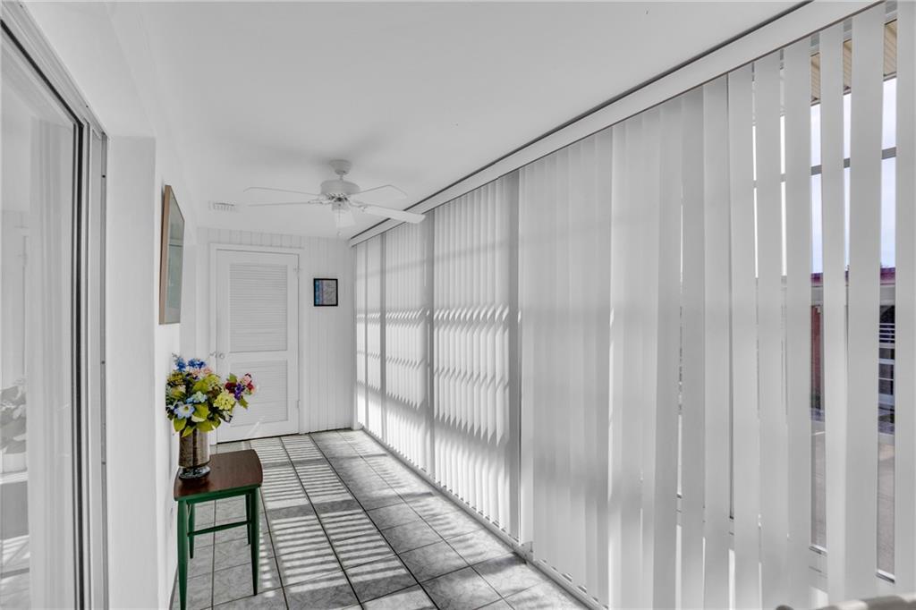 VISTA ROYALE PHASE IV BLDGS 83-111 - Residential Lease