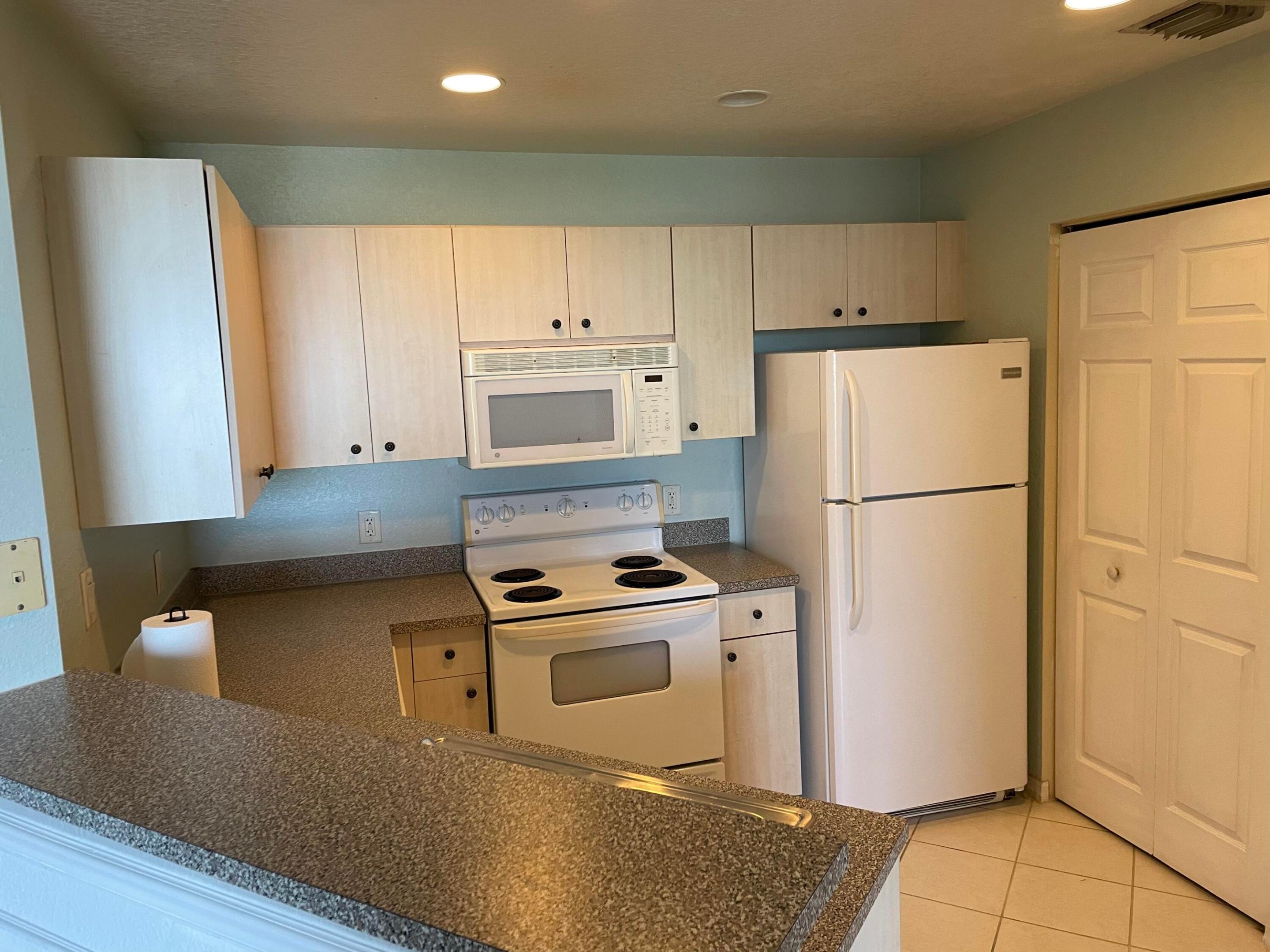 FLAGLER POINTE CONDO - Residential Lease