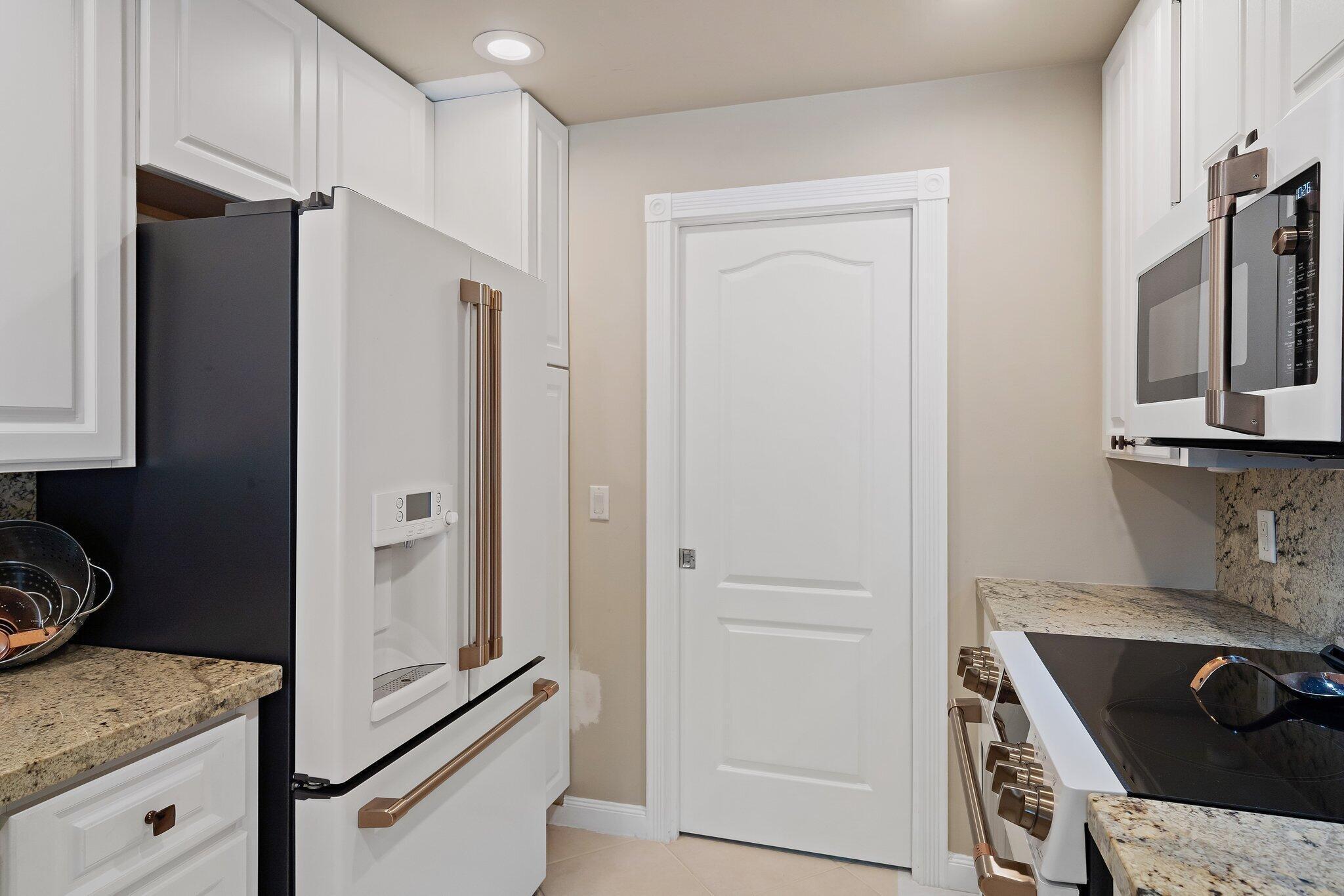 Riverwalk - Residential Lease