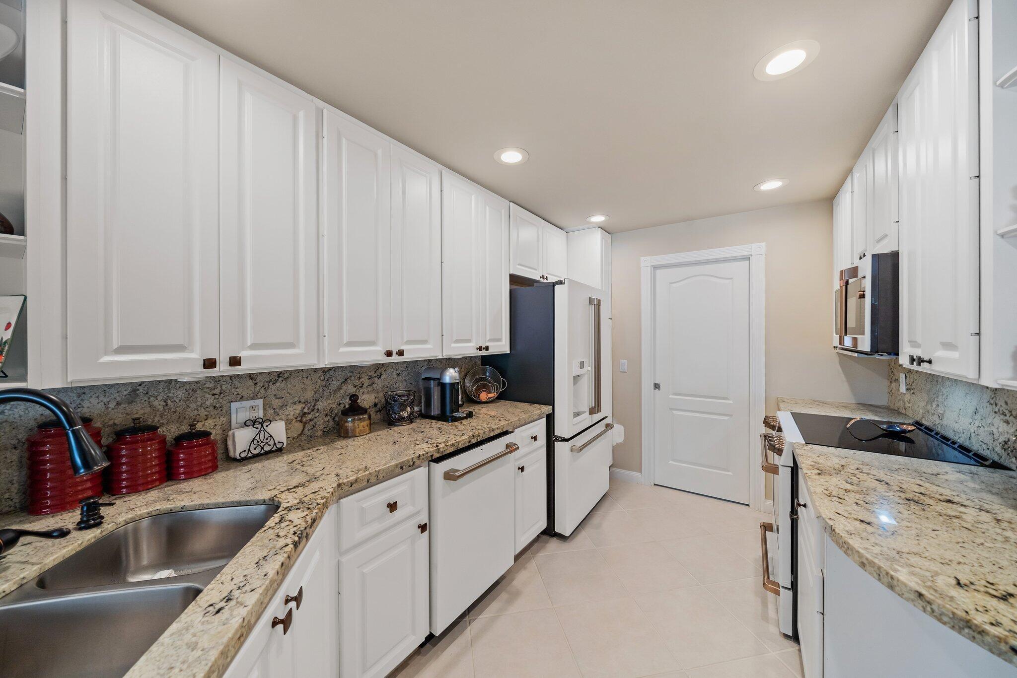 Riverwalk - Residential Lease