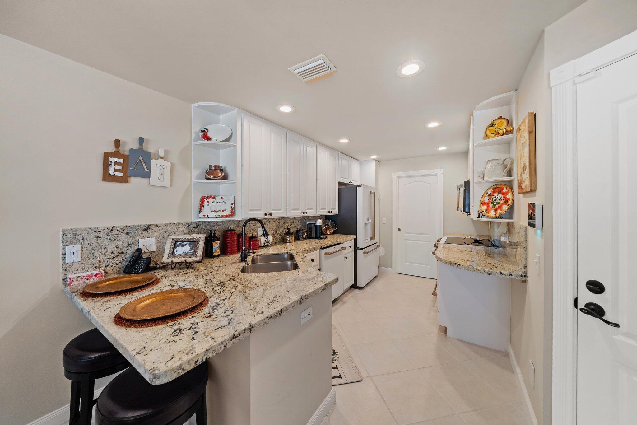 Riverwalk - Residential Lease