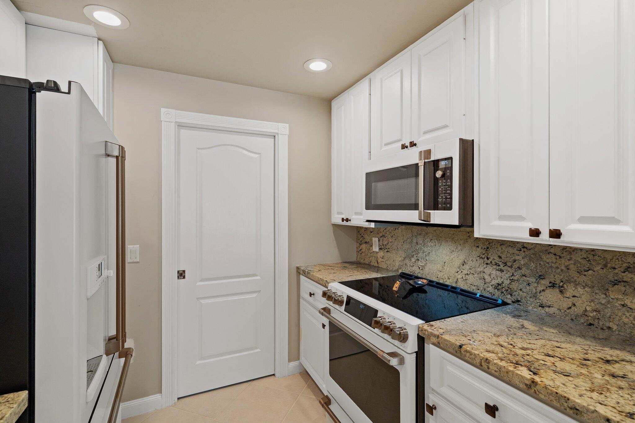 Riverwalk - Residential Lease