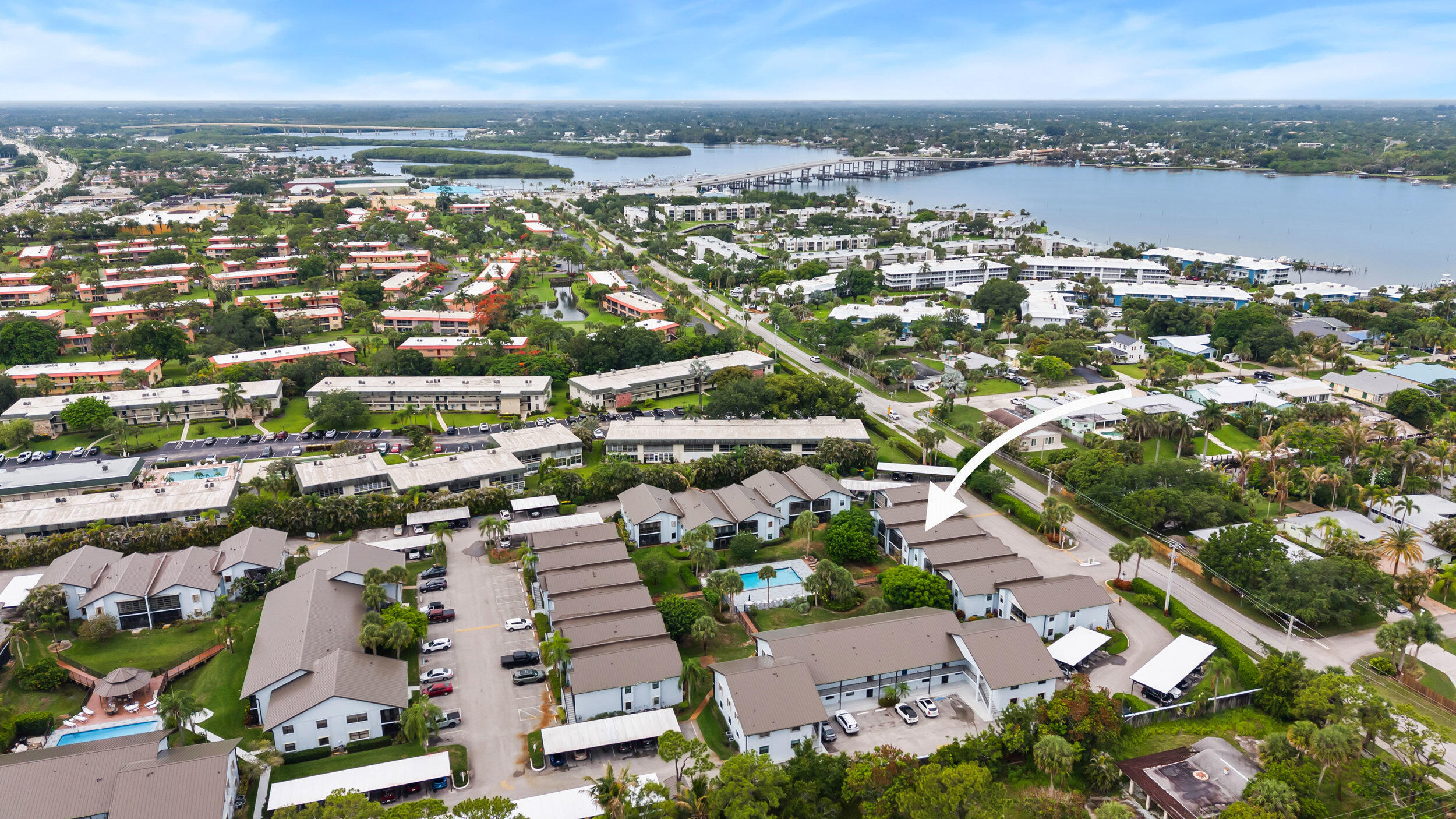 PARK SQUARE CONDO (AKA COUNTRY MEADOWS CONDO) - Residential