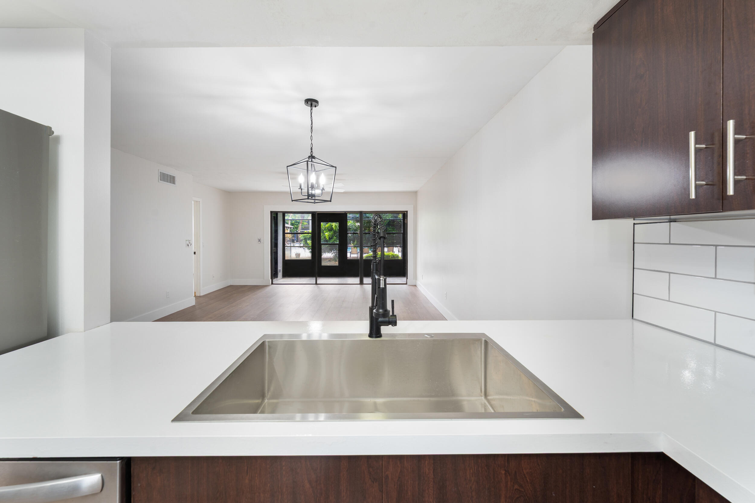 PARK SQUARE CONDO (AKA COUNTRY MEADOWS CONDO) - Residential