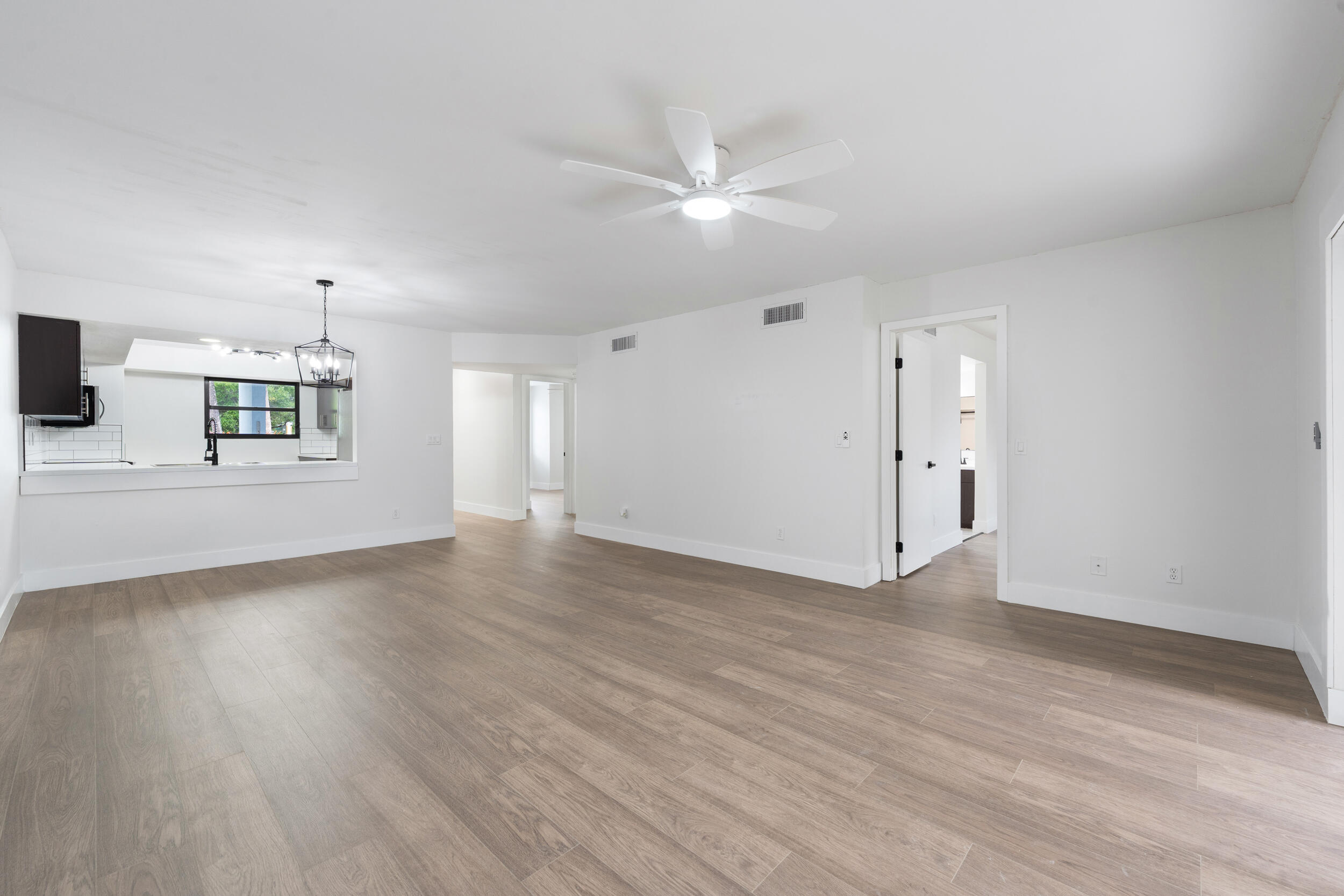 PARK SQUARE CONDO (AKA COUNTRY MEADOWS CONDO) - Residential