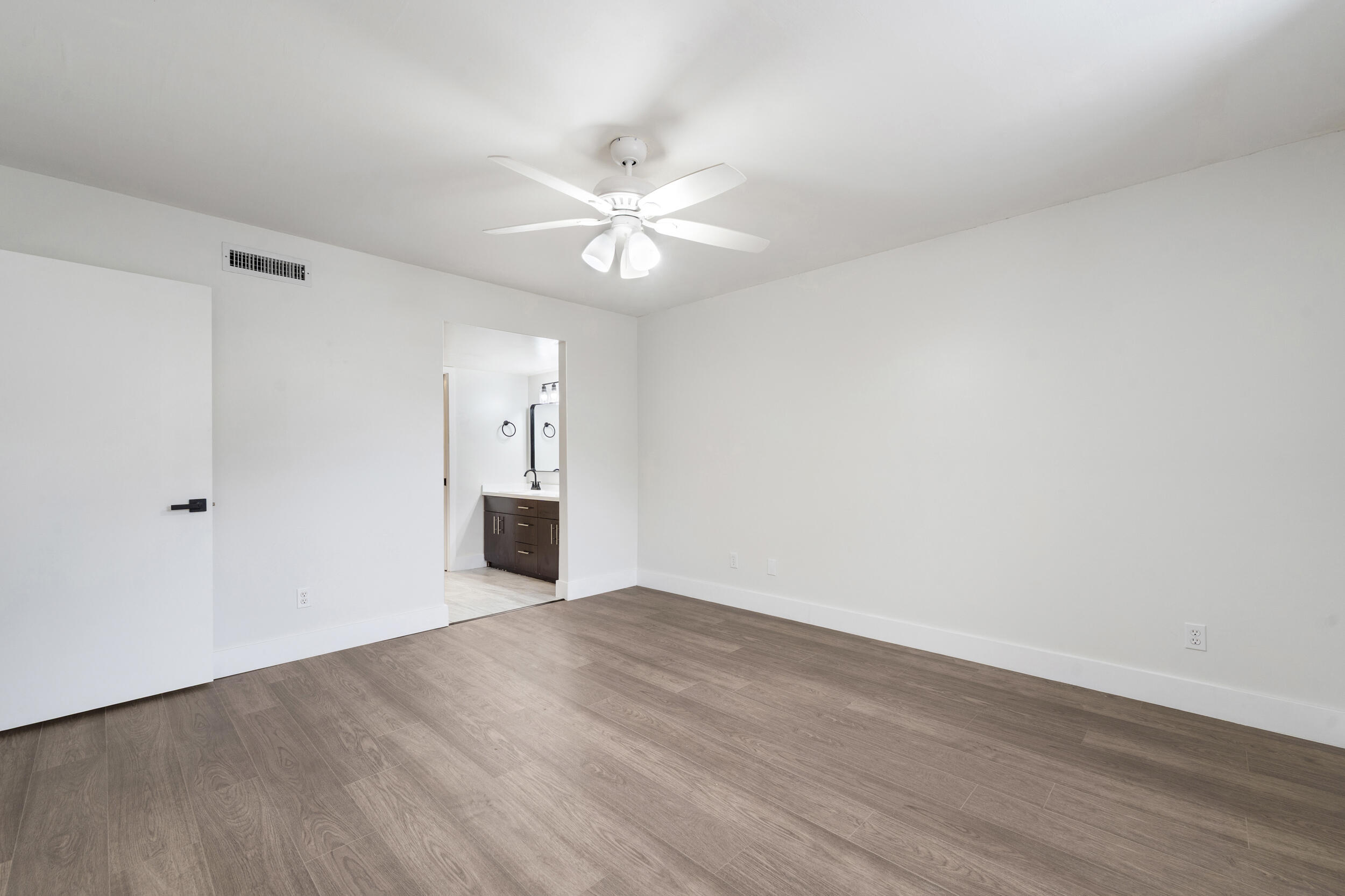 PARK SQUARE CONDO (AKA COUNTRY MEADOWS CONDO) - Residential