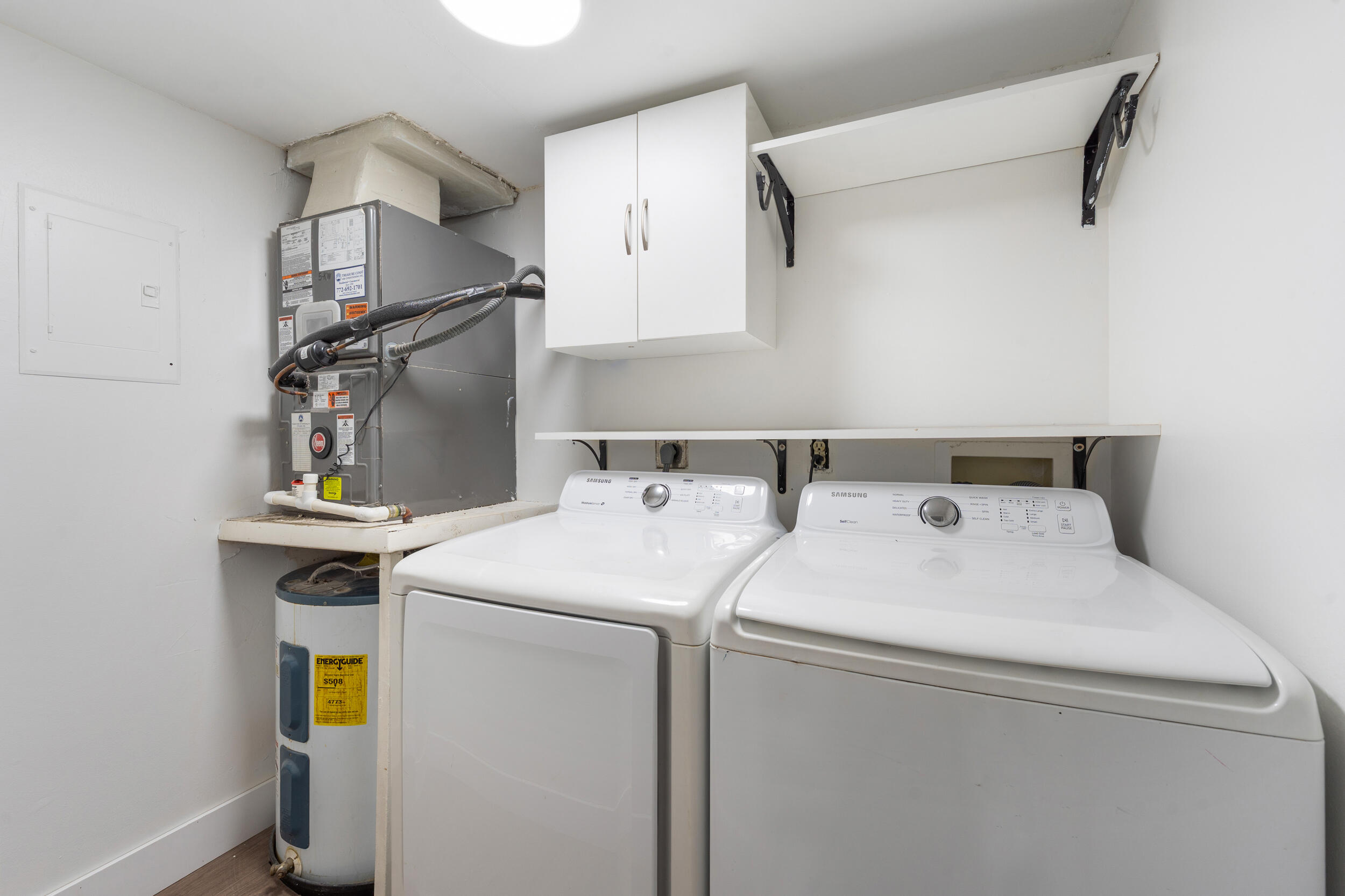 PARK SQUARE CONDO (AKA COUNTRY MEADOWS CONDO) - Residential
