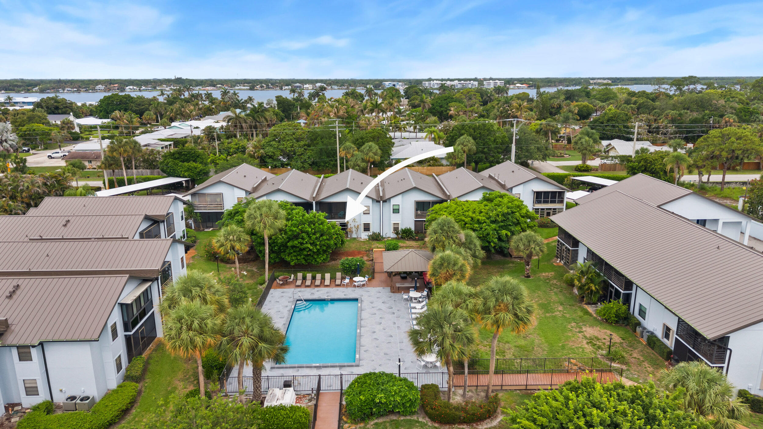 PARK SQUARE CONDO (AKA COUNTRY MEADOWS CONDO) - Residential