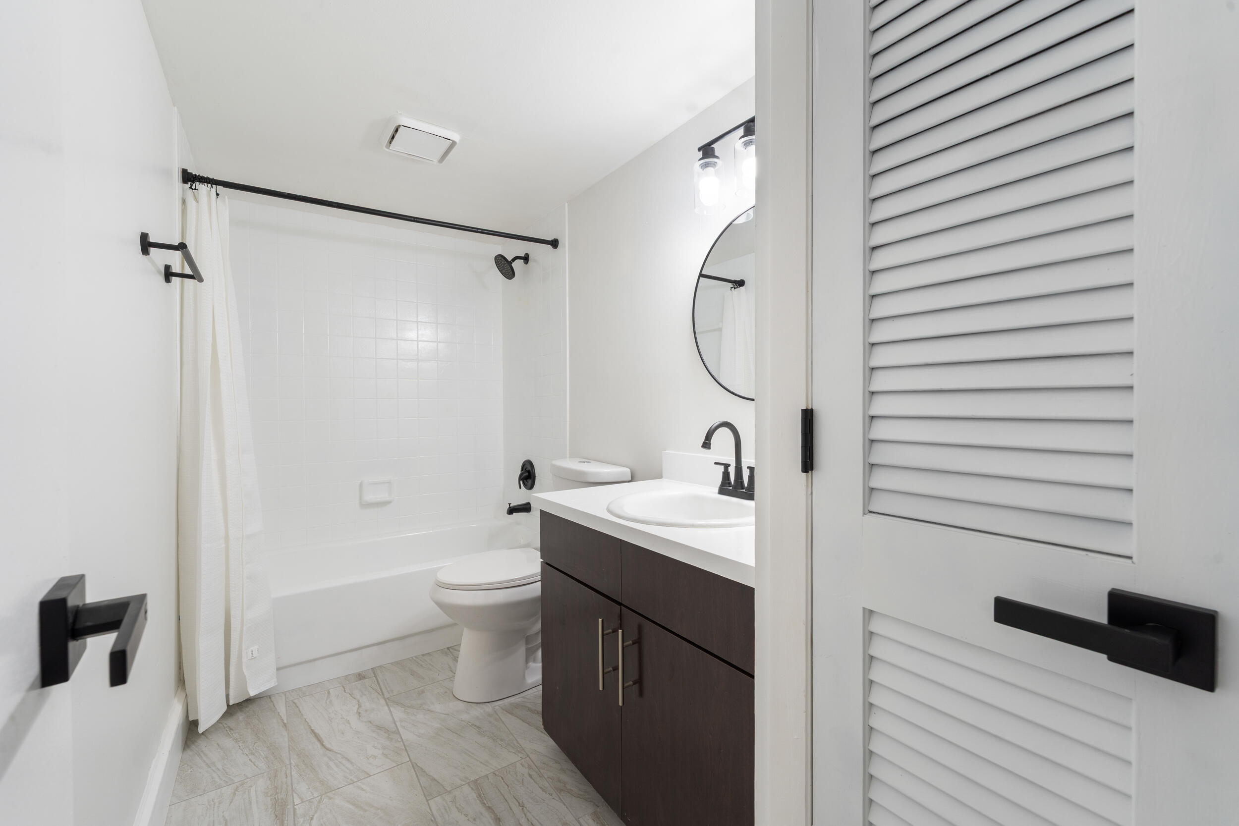PARK SQUARE CONDO (AKA COUNTRY MEADOWS CONDO) - Residential